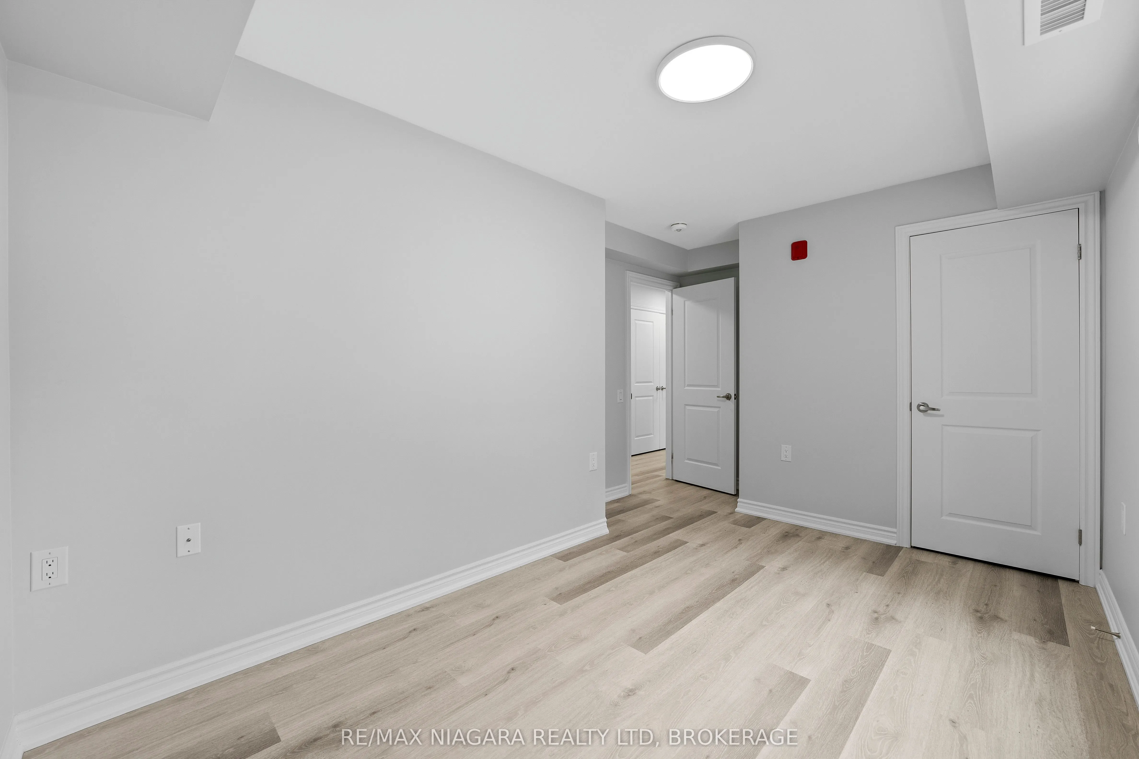 63 Vine Street S, #103