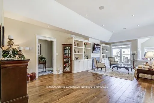 12 Stoneridge Crescent