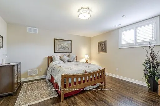 12 Stoneridge Crescent