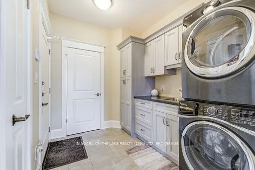 12 Stoneridge Crescent