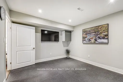 12 Stoneridge Crescent