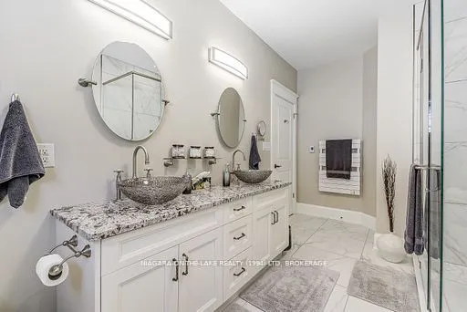 12 Stoneridge Crescent