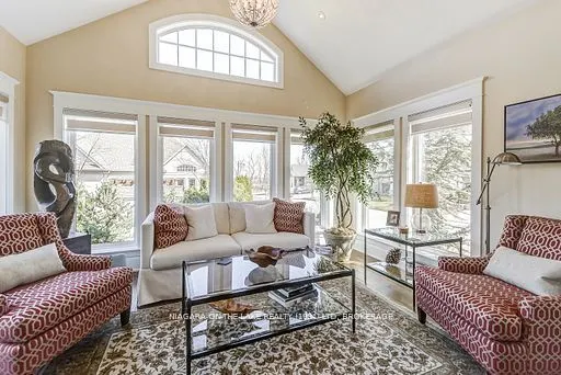 12 Stoneridge Crescent