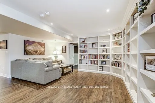 12 Stoneridge Crescent