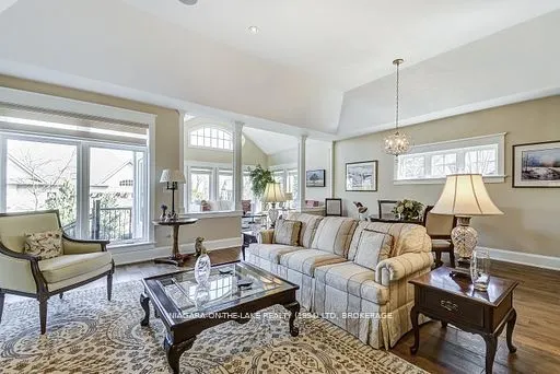 12 Stoneridge Crescent