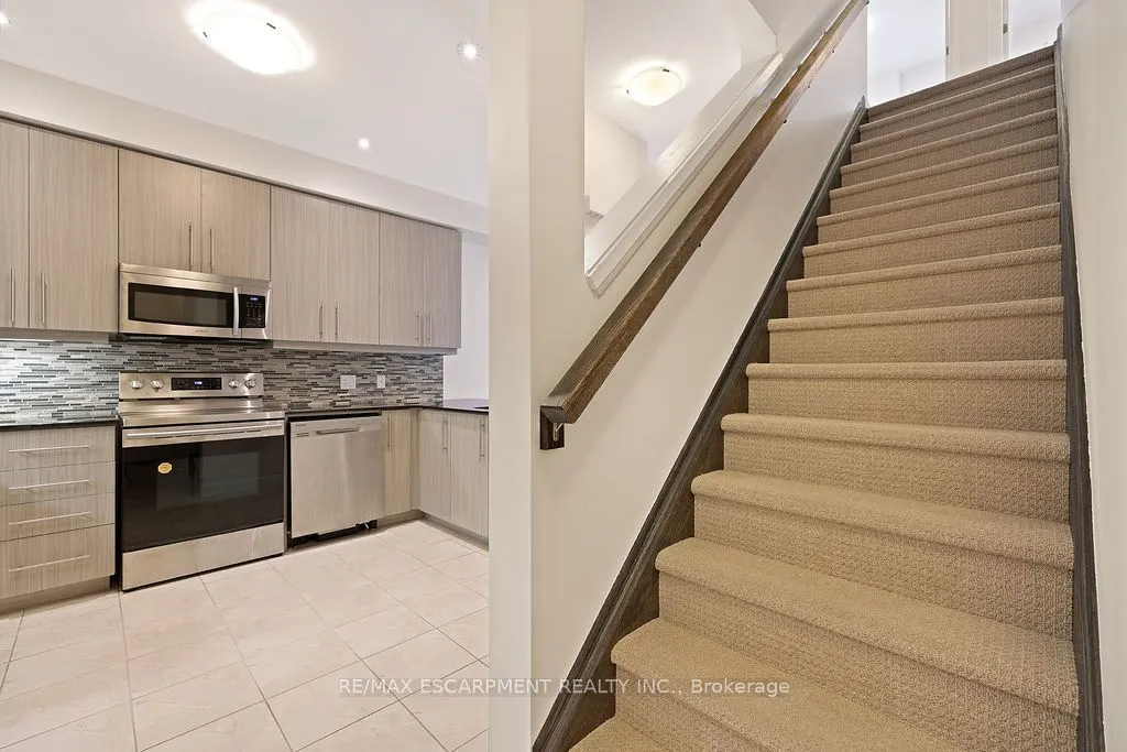 1169 Garner Road E, #33