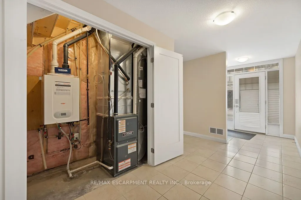 1169 Garner Road E, #33