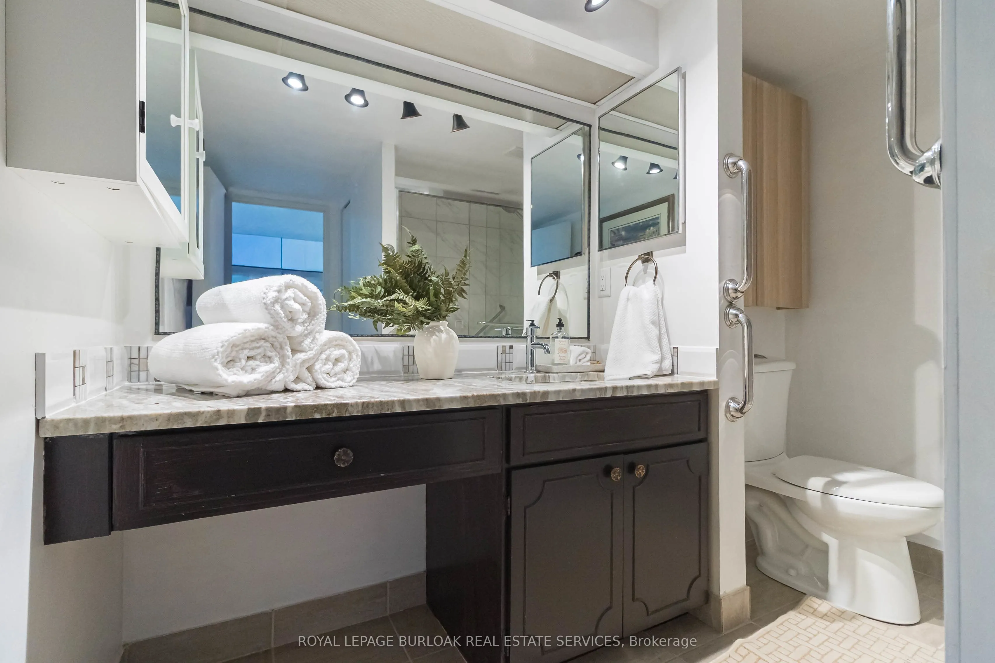 222 Jackson Street W, #1003