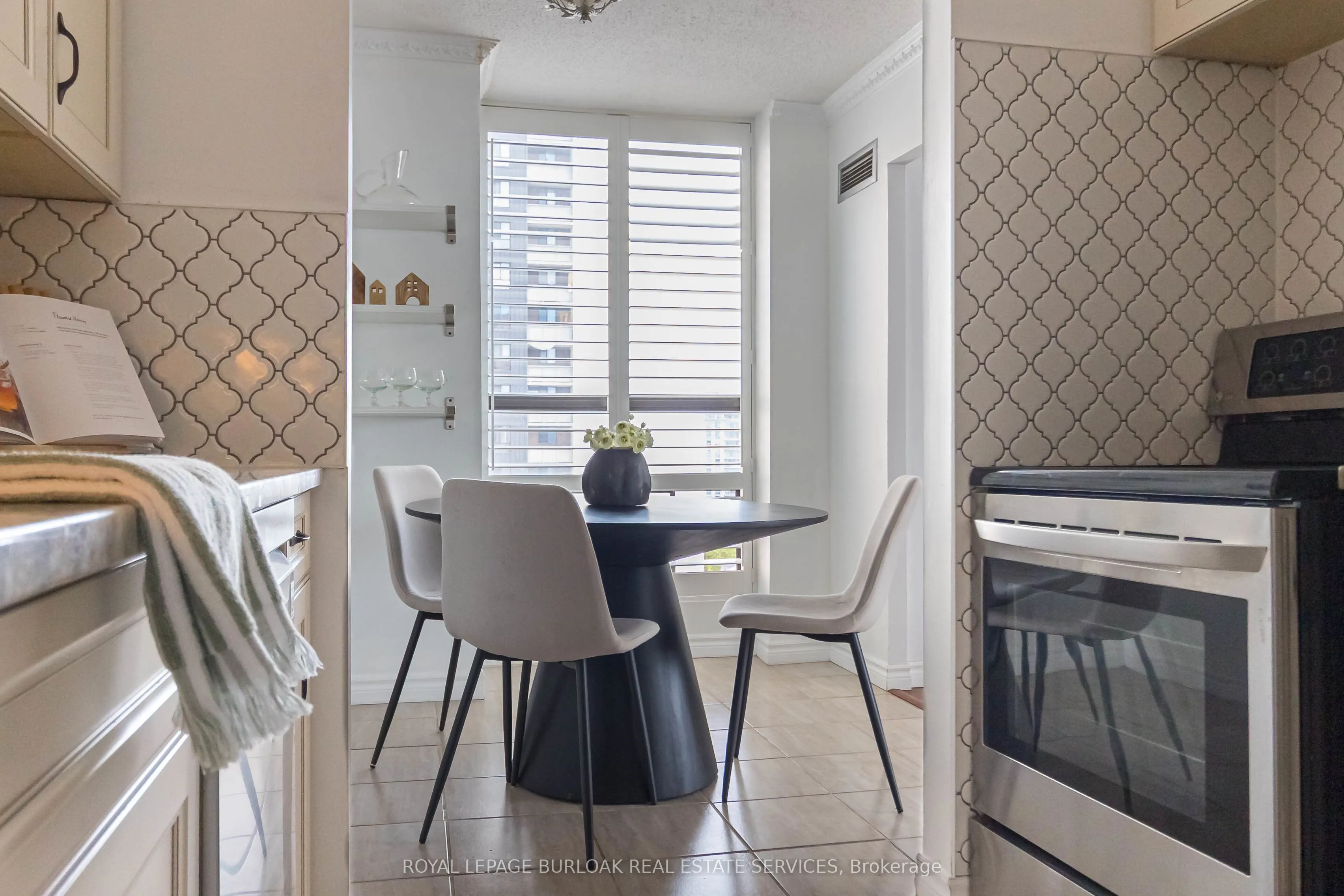 222 Jackson Street W, #1003