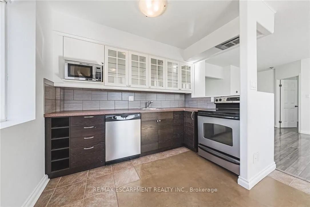 36 JAMES Street S, #1205