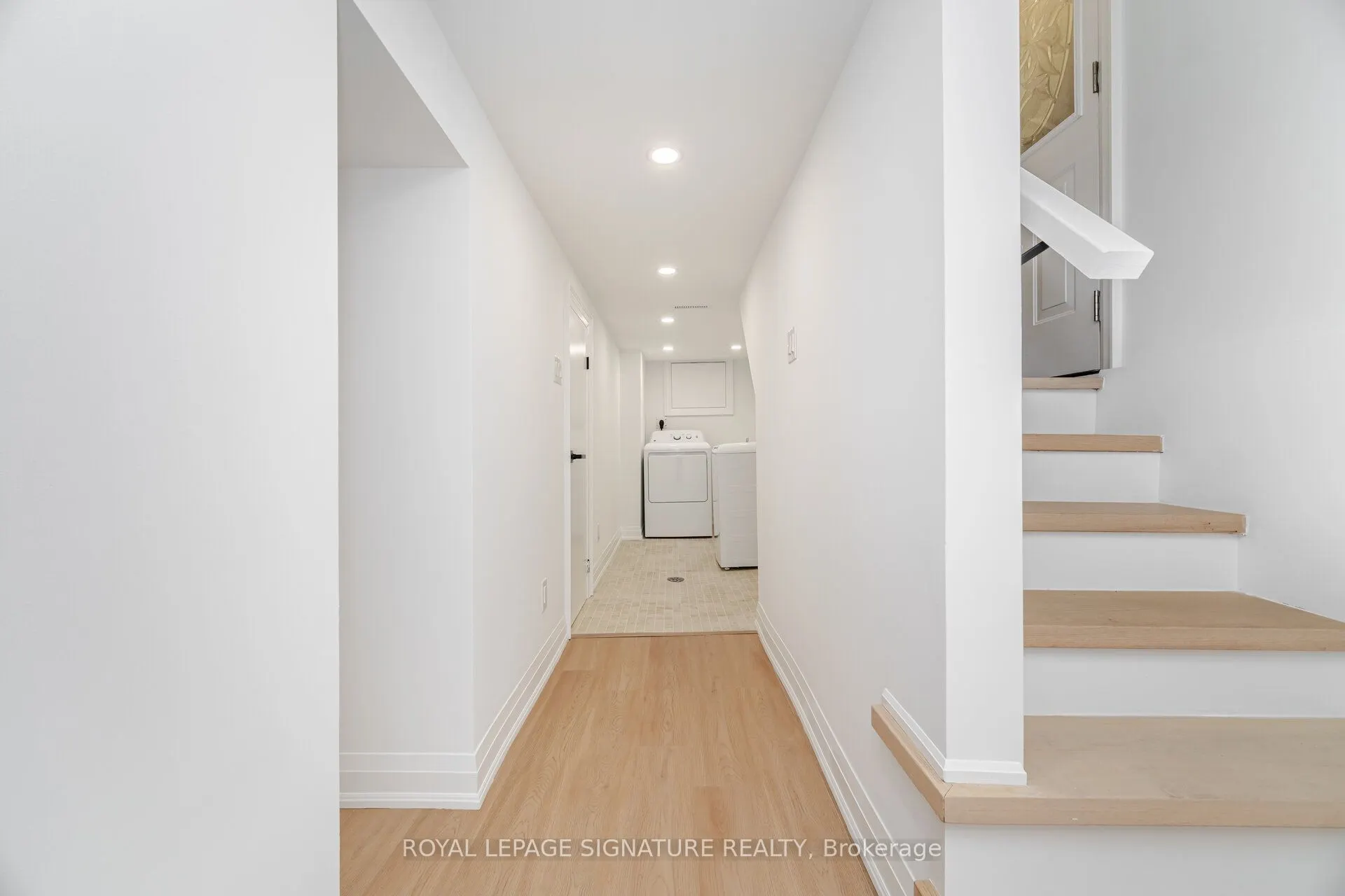 285 Charlton Avenue W