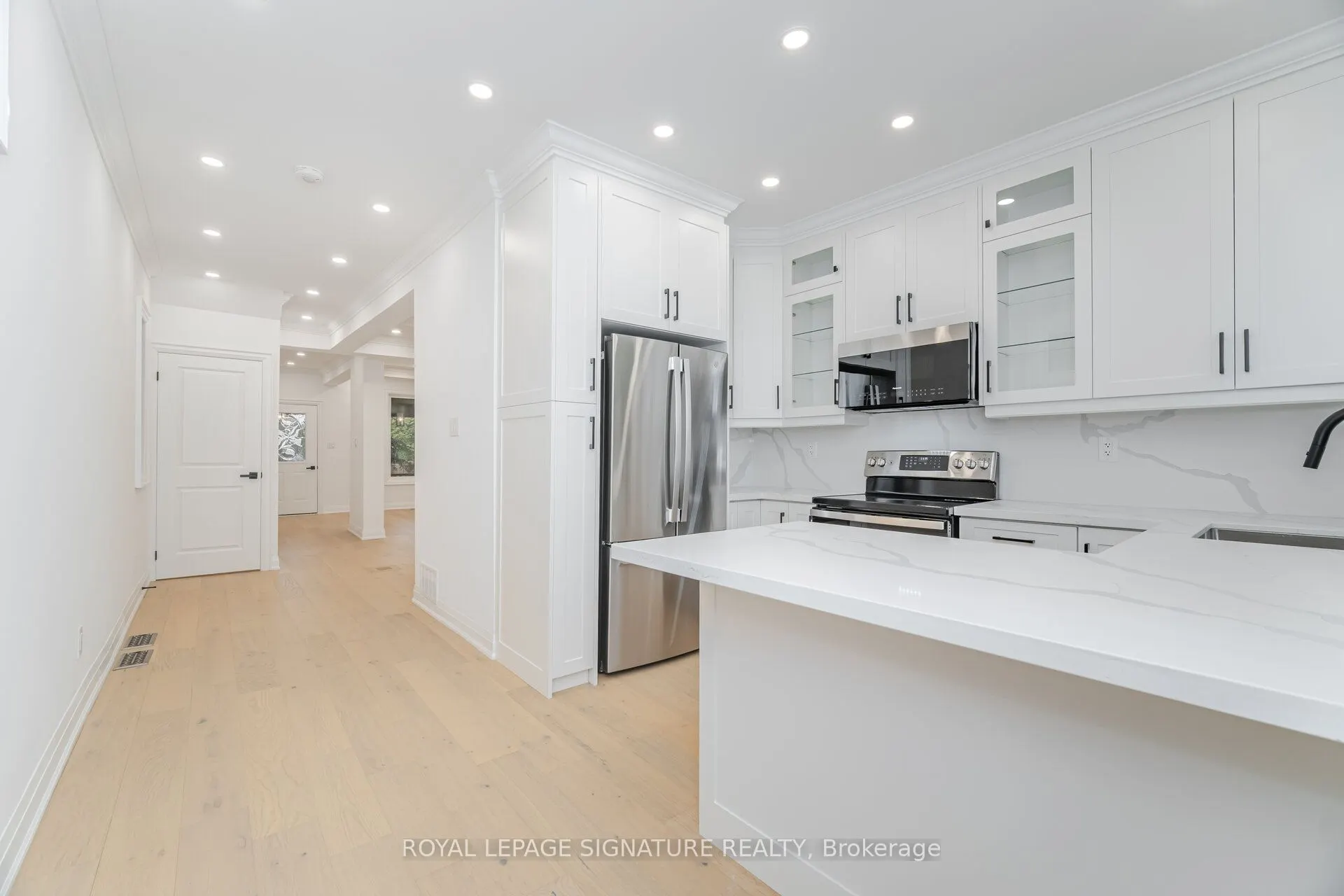 285 Charlton Avenue W