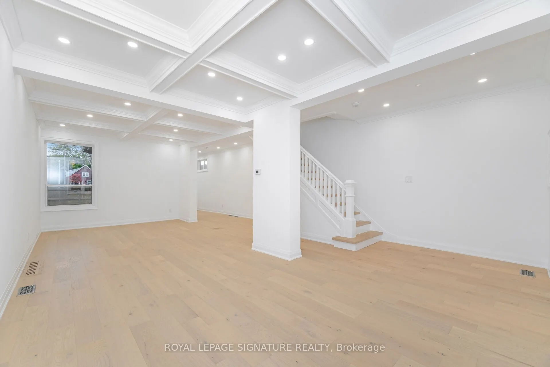 285 Charlton Avenue W