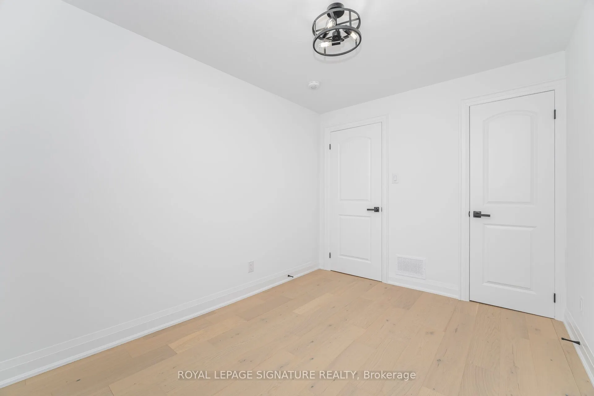 285 Charlton Avenue W