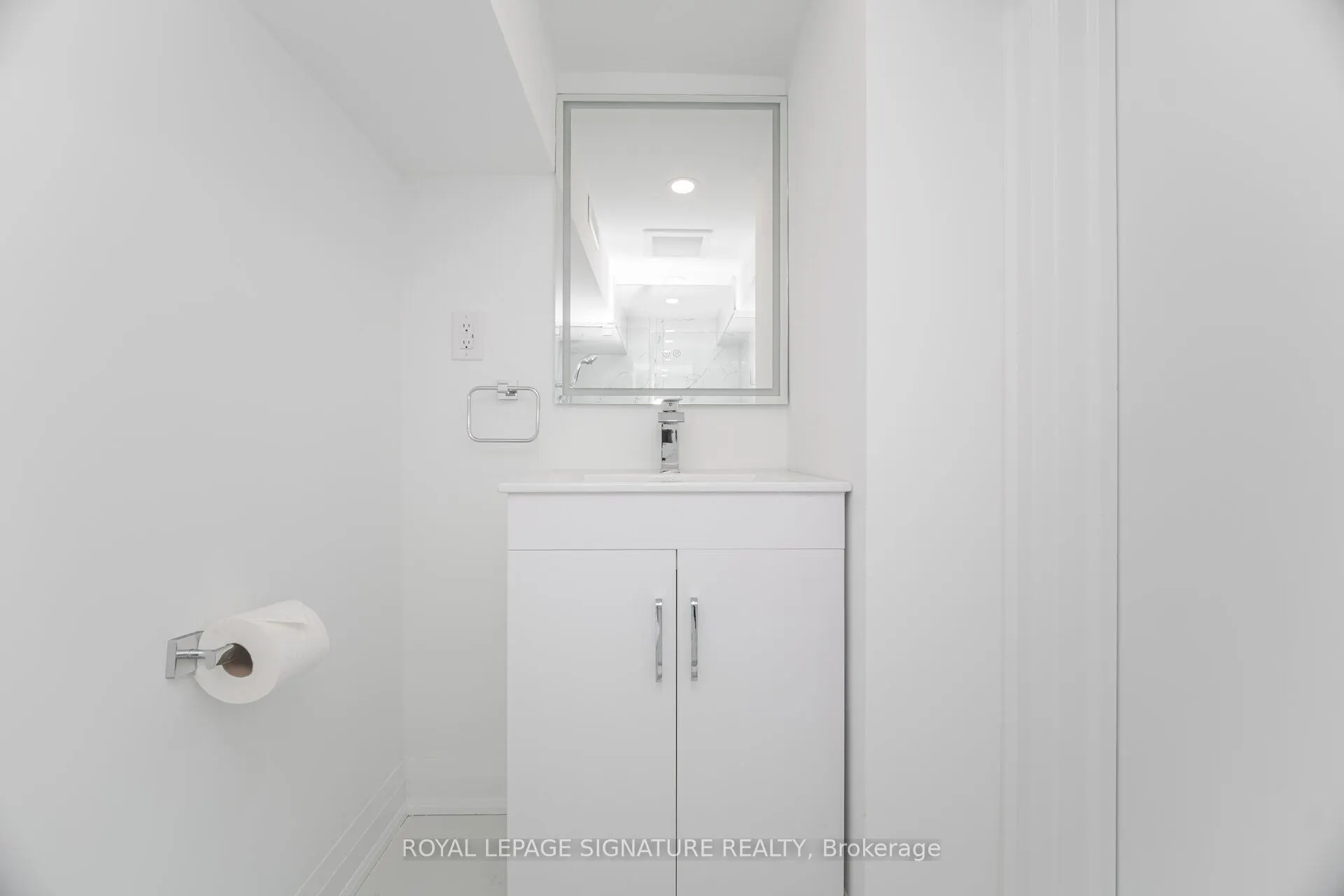 285 Charlton Avenue W