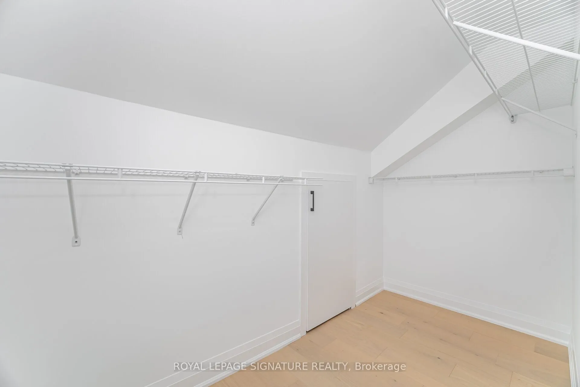 285 Charlton Avenue W