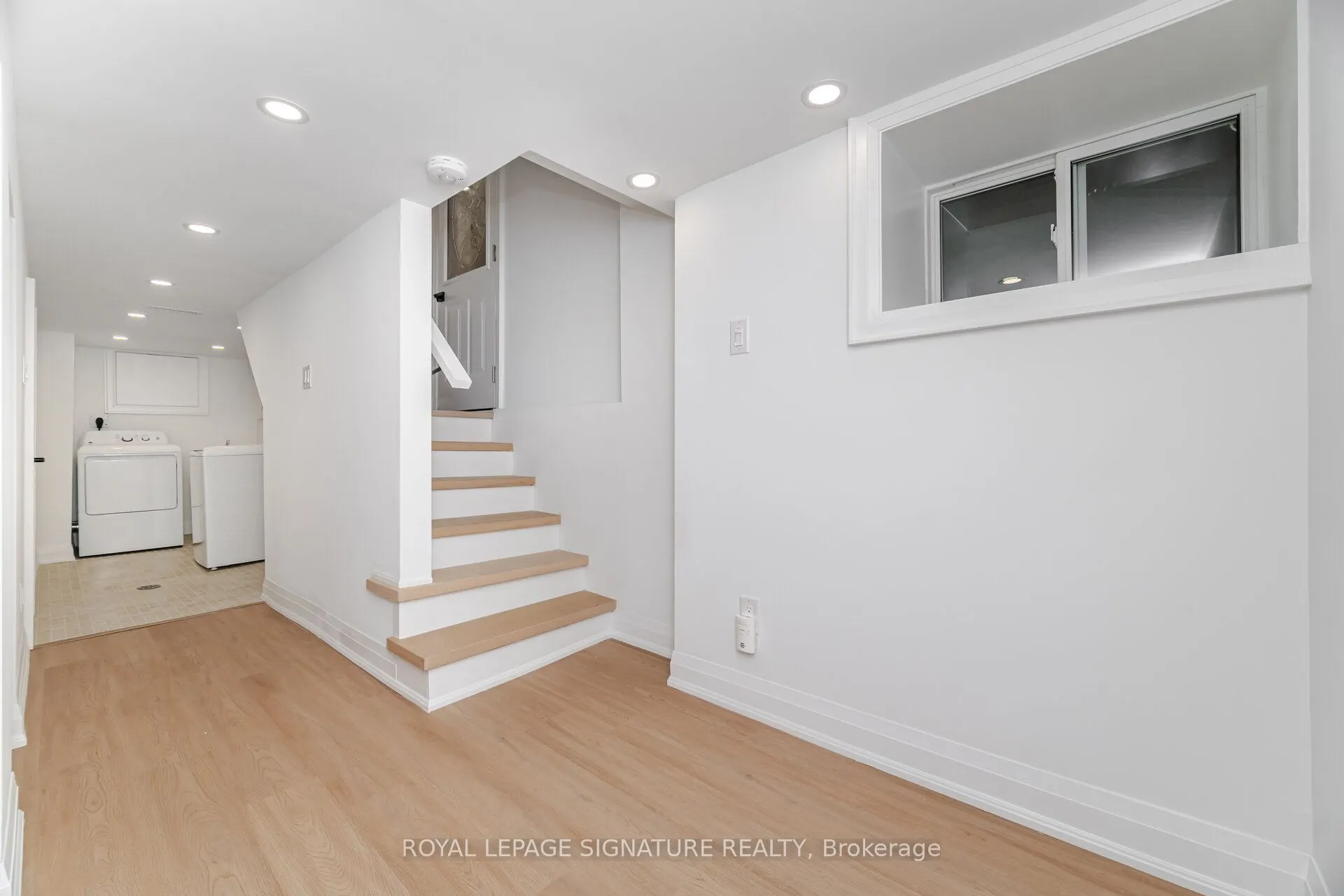 285 Charlton Avenue W