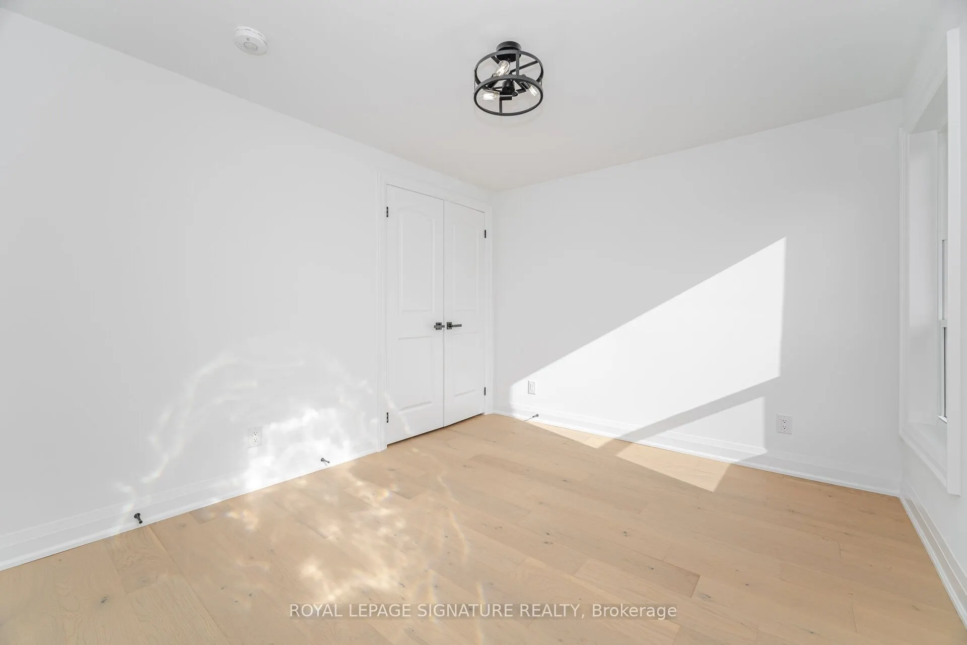 285 Charlton Avenue W