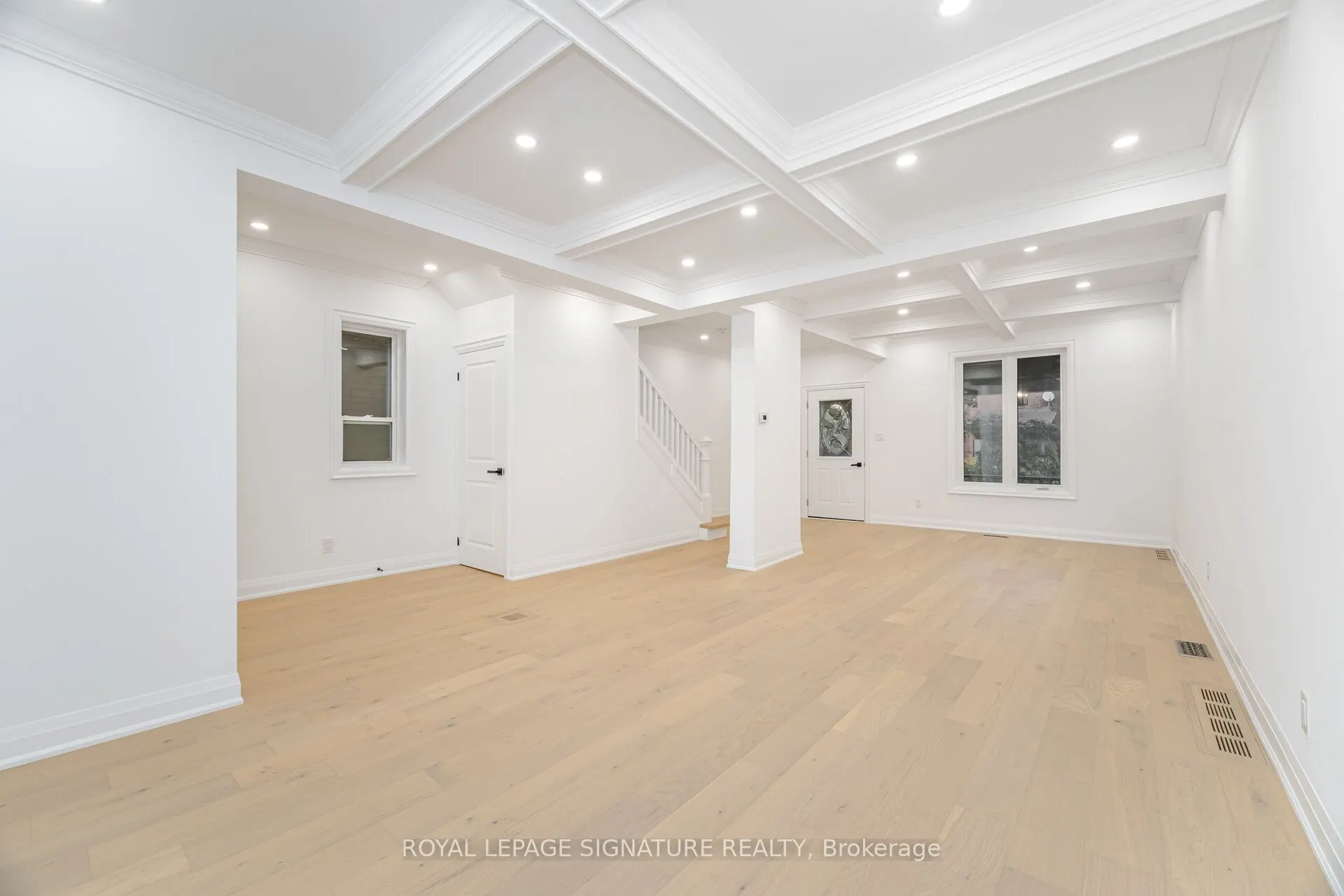 285 Charlton Avenue W