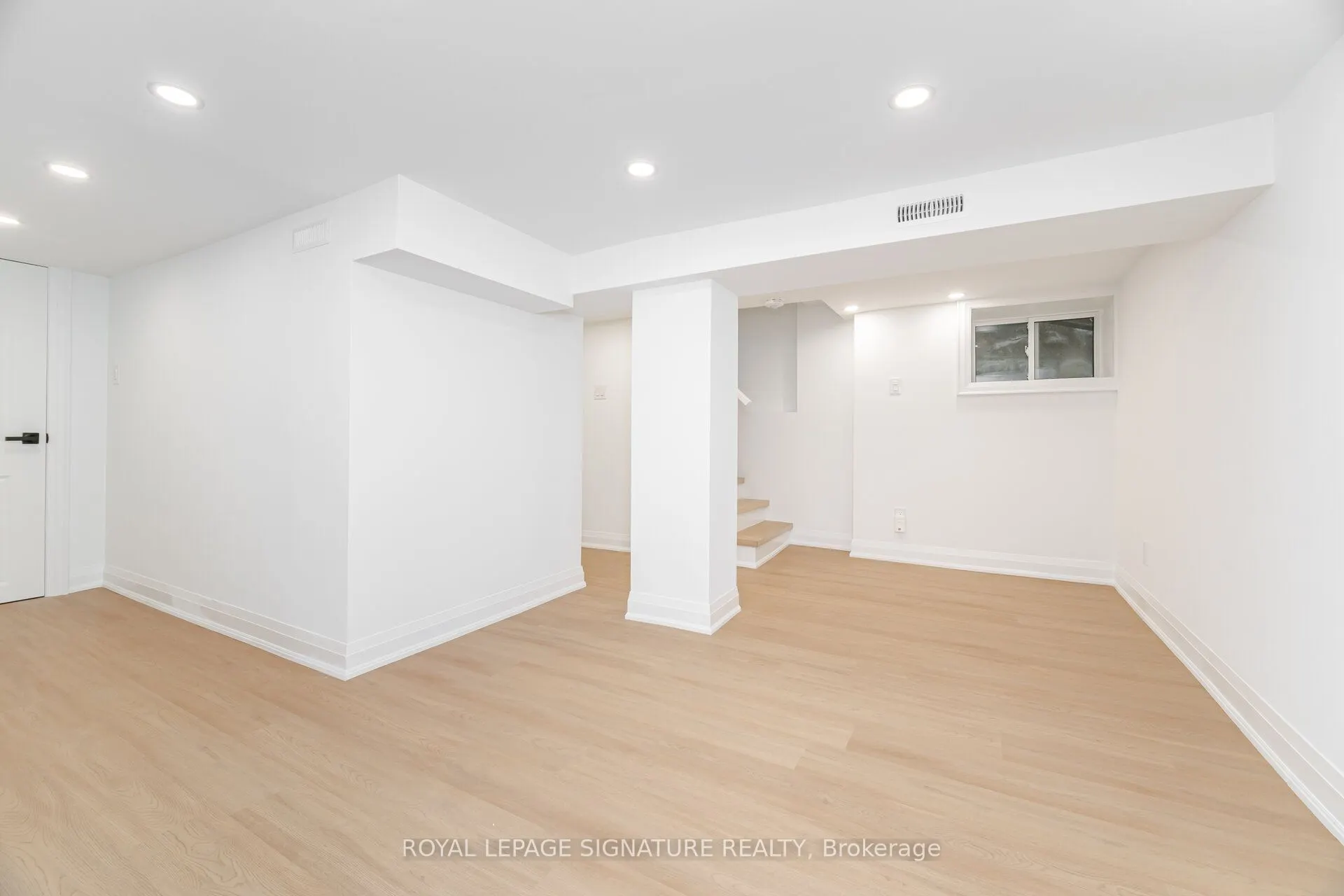 285 Charlton Avenue W