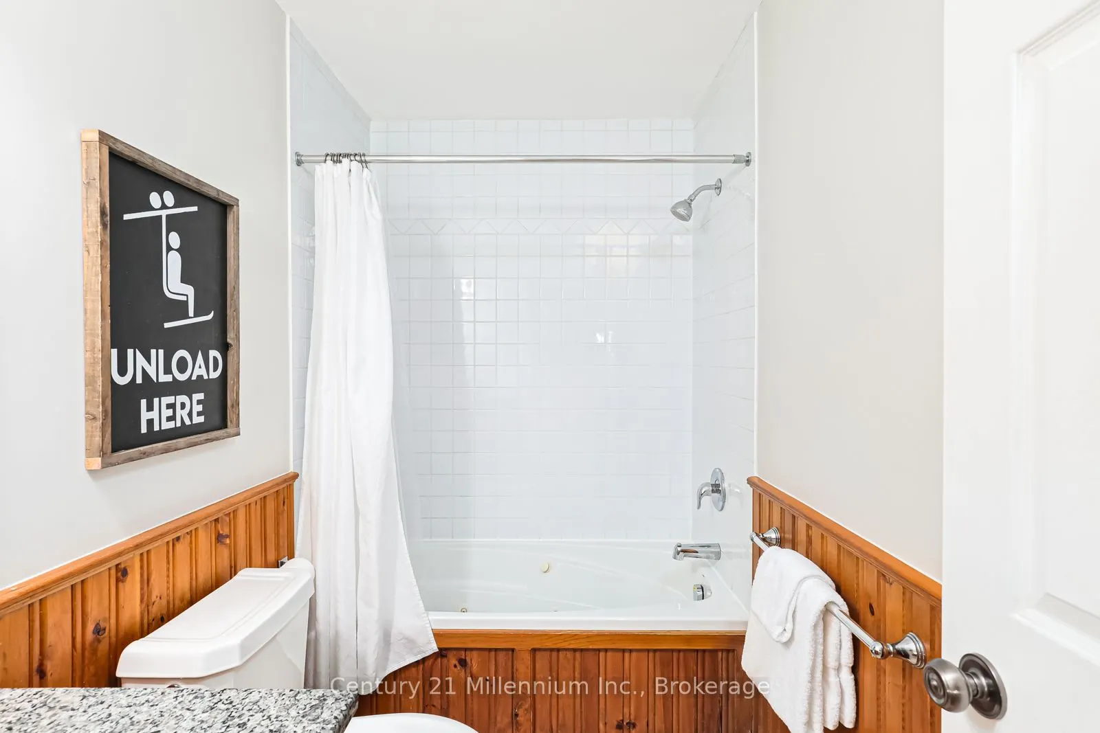 184 Snowbridge Way, #120