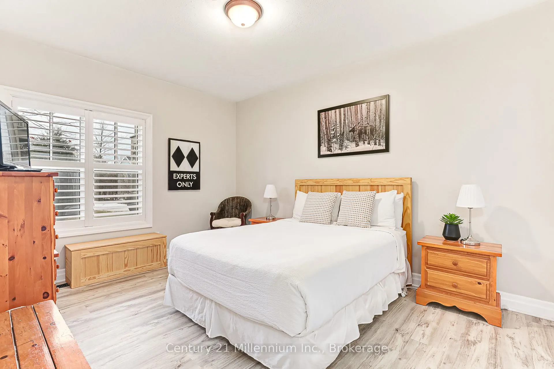 184 Snowbridge Way, #120