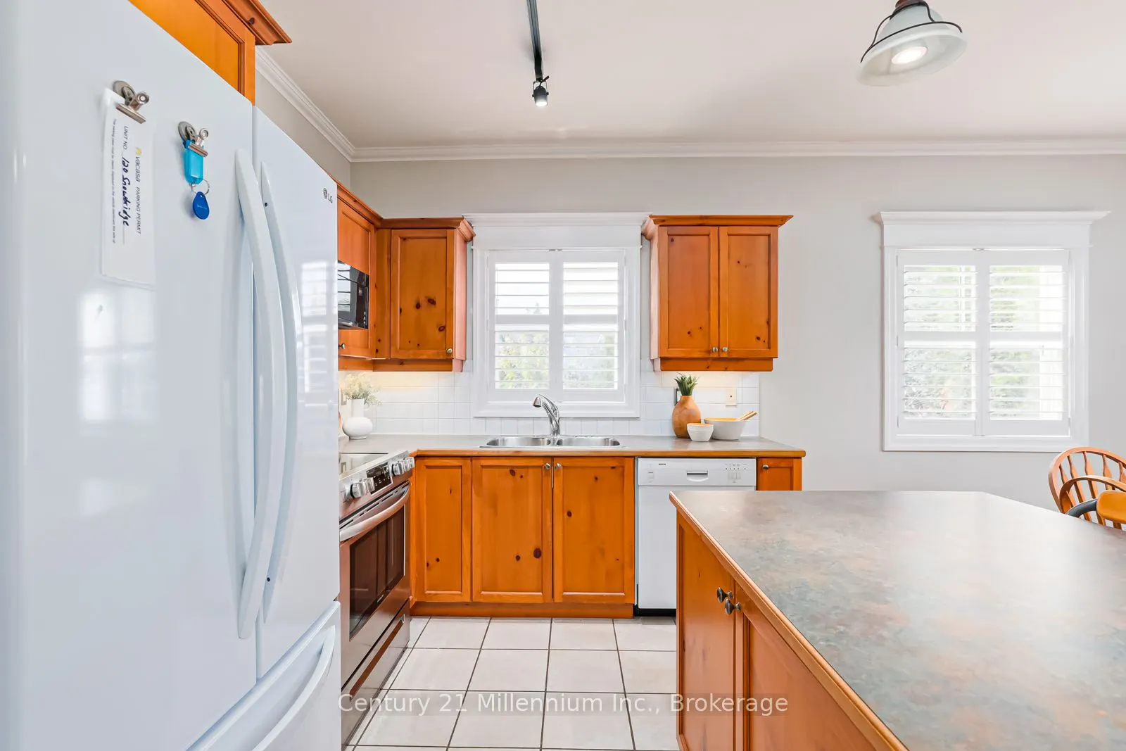 184 Snowbridge Way, #120