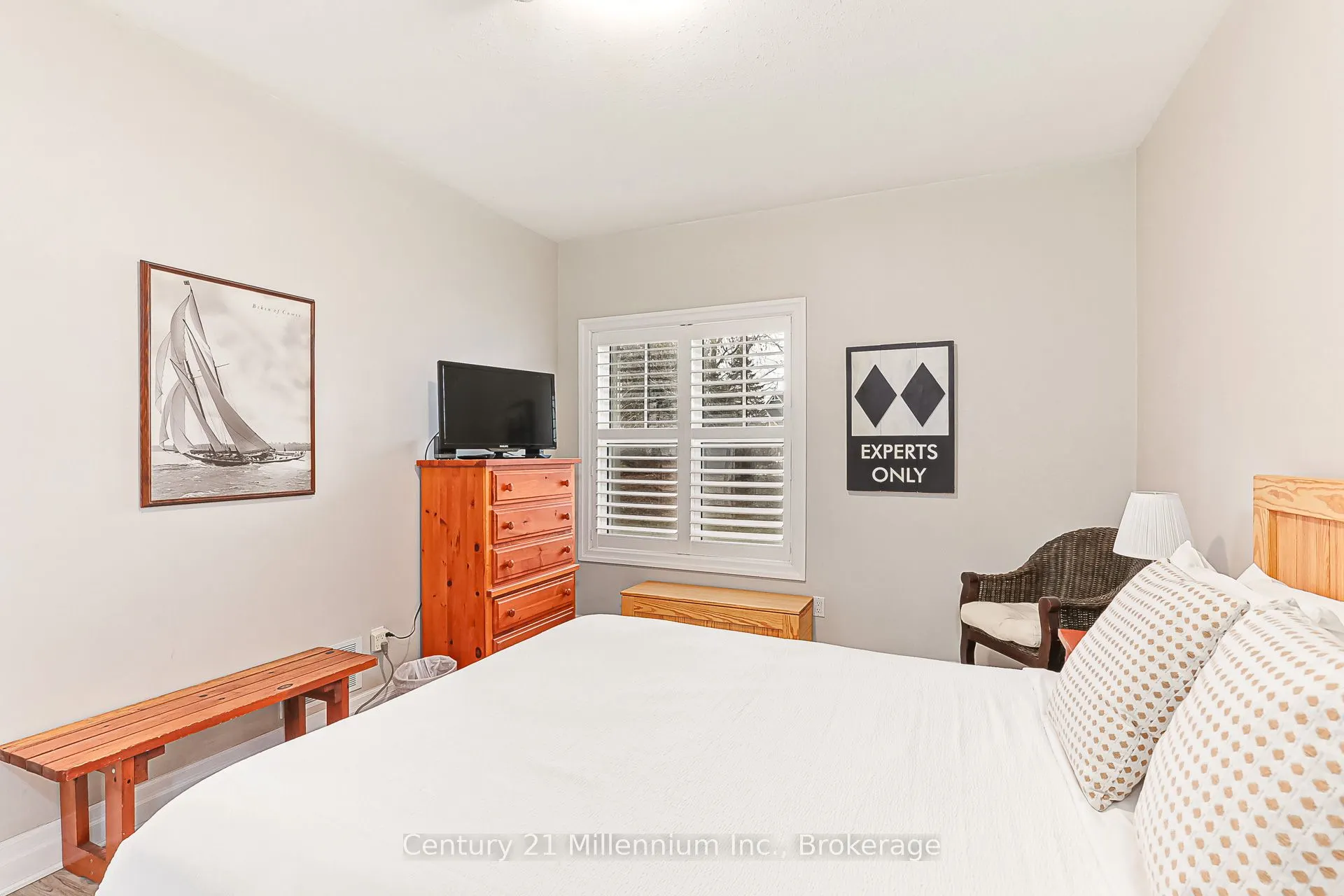 184 Snowbridge Way, #120