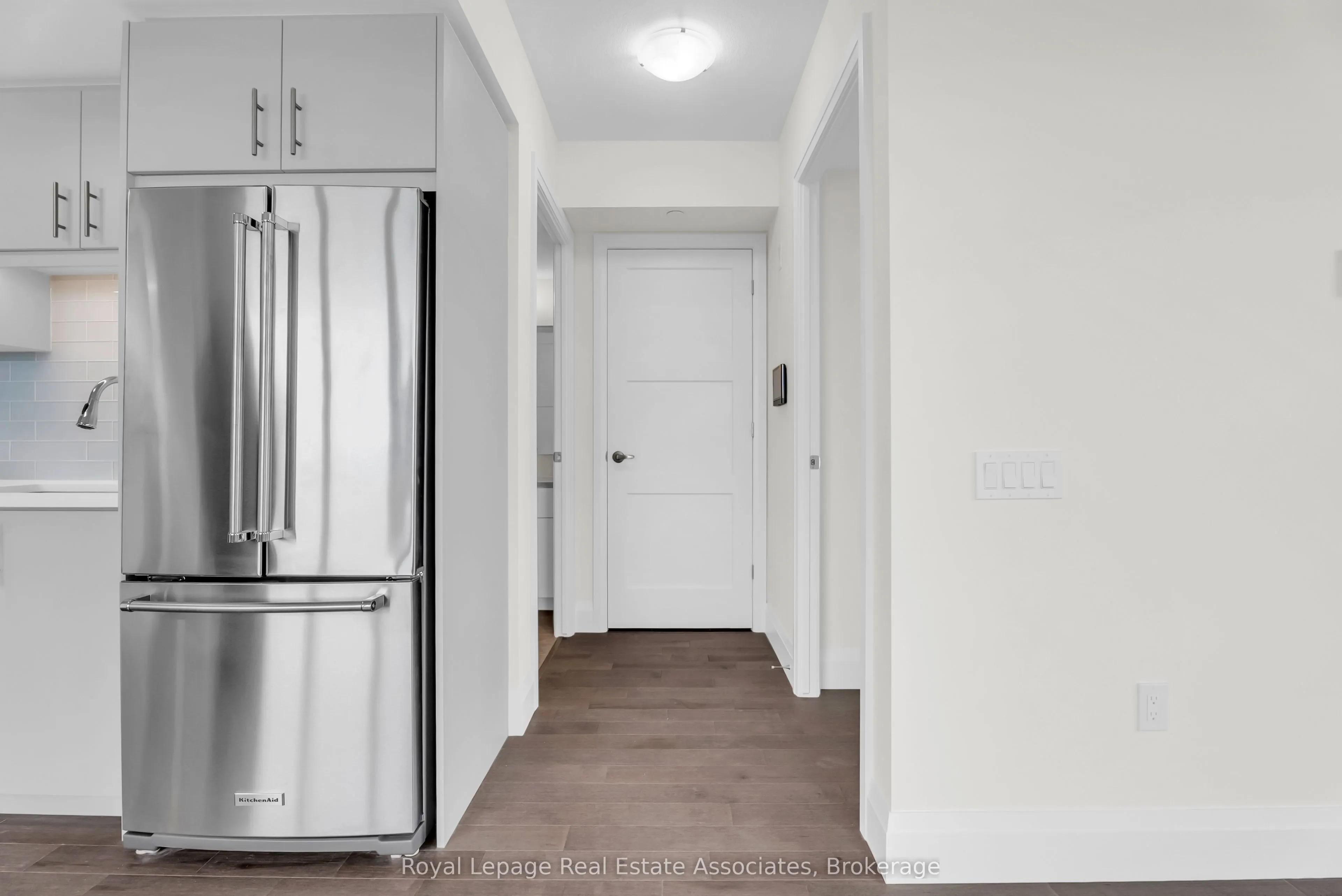 93 Arthur Street S, #1212