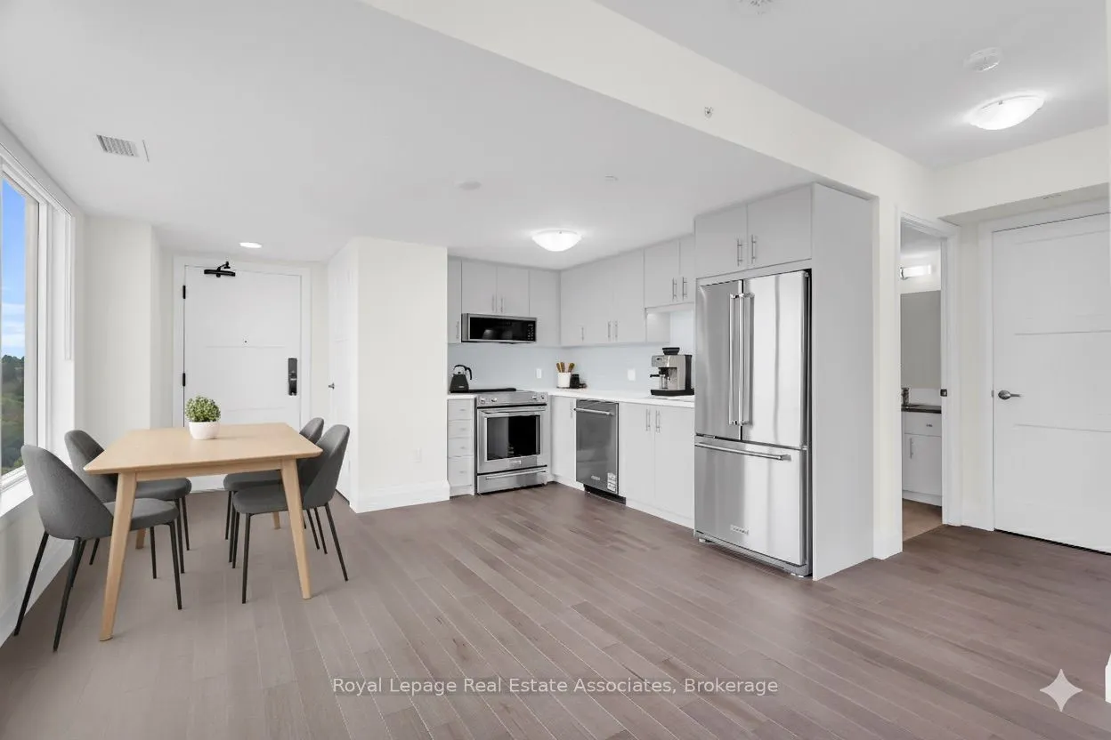 93 Arthur Street S, #1212