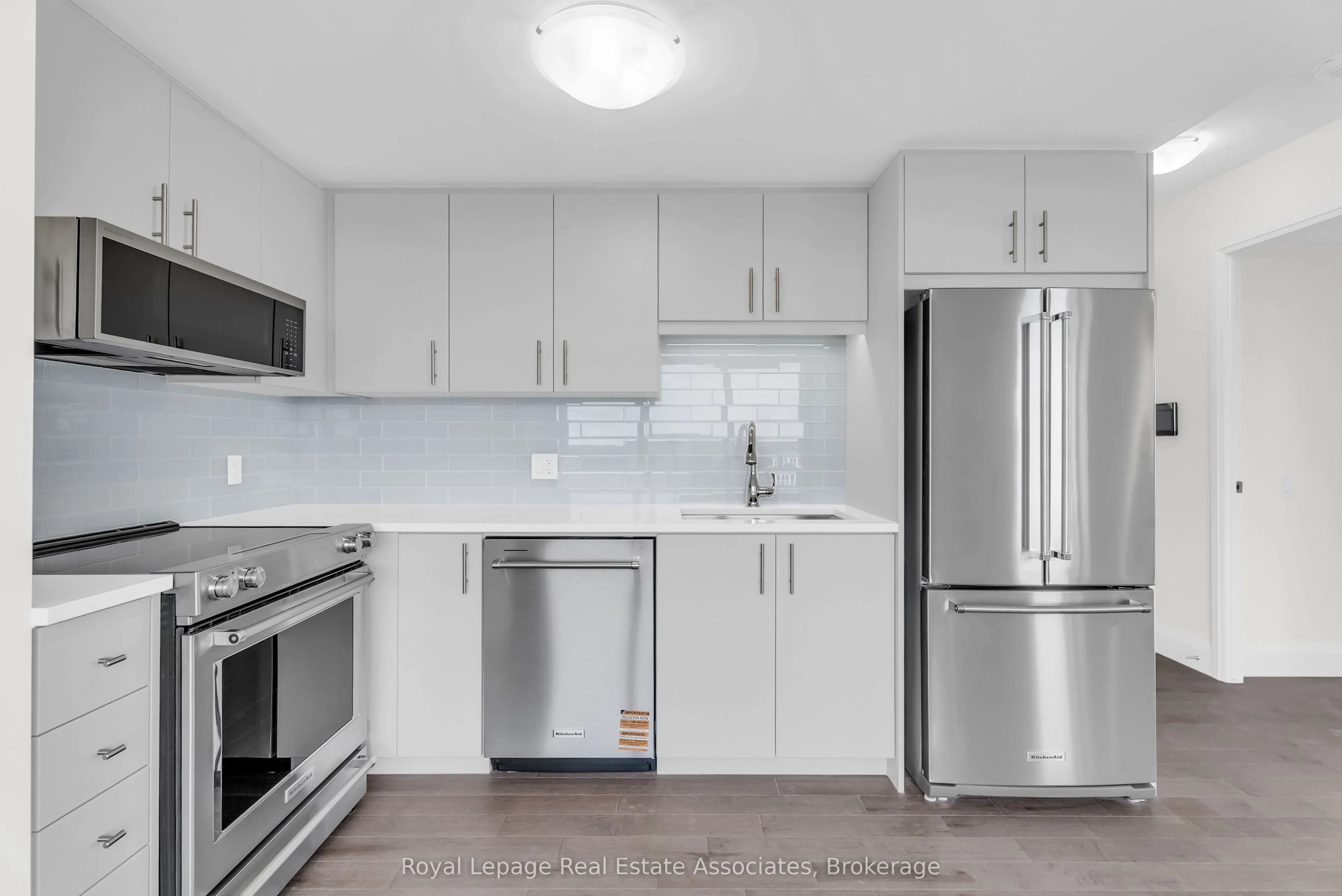 93 Arthur Street S, #1212