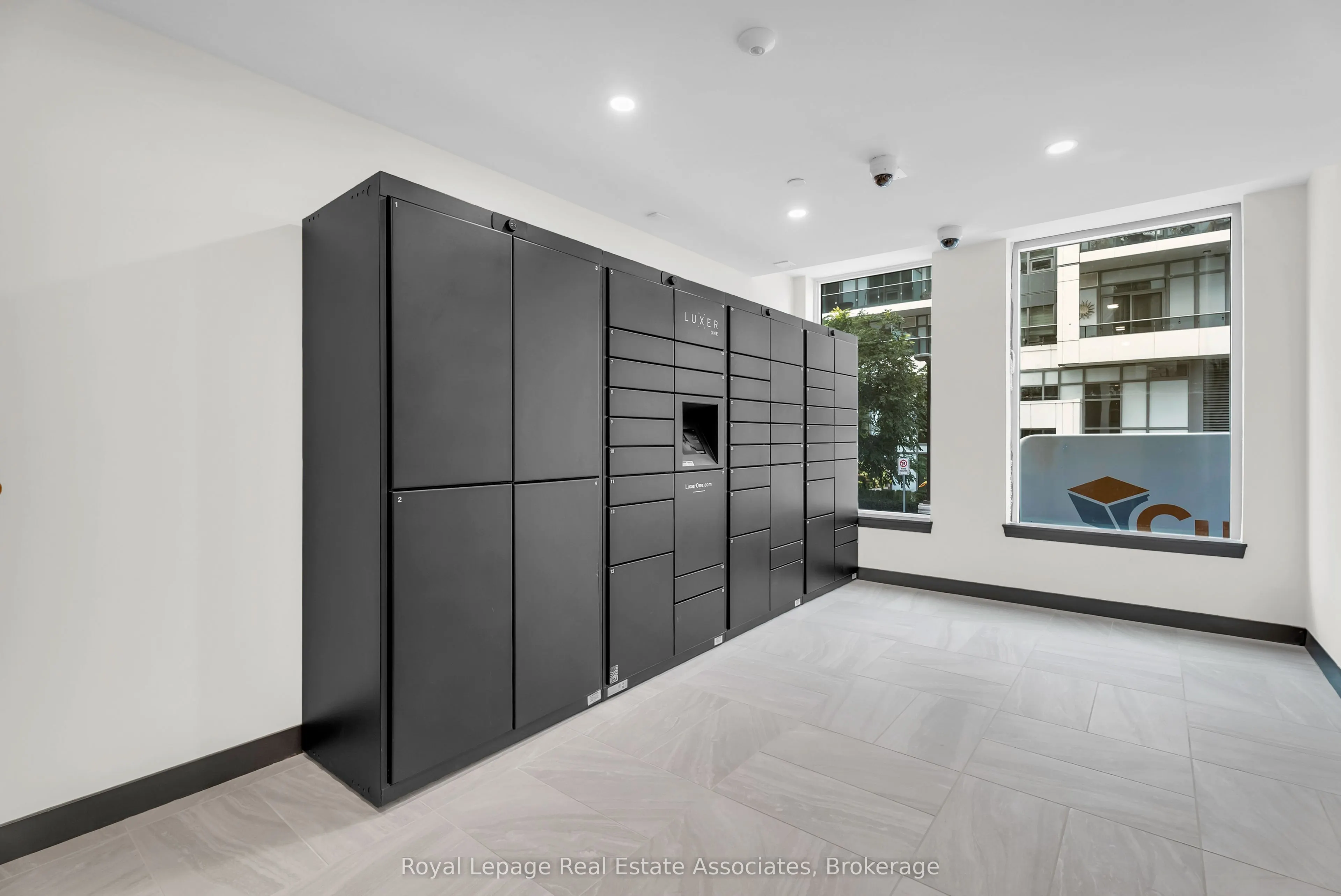 93 Arthur Street S, #1212