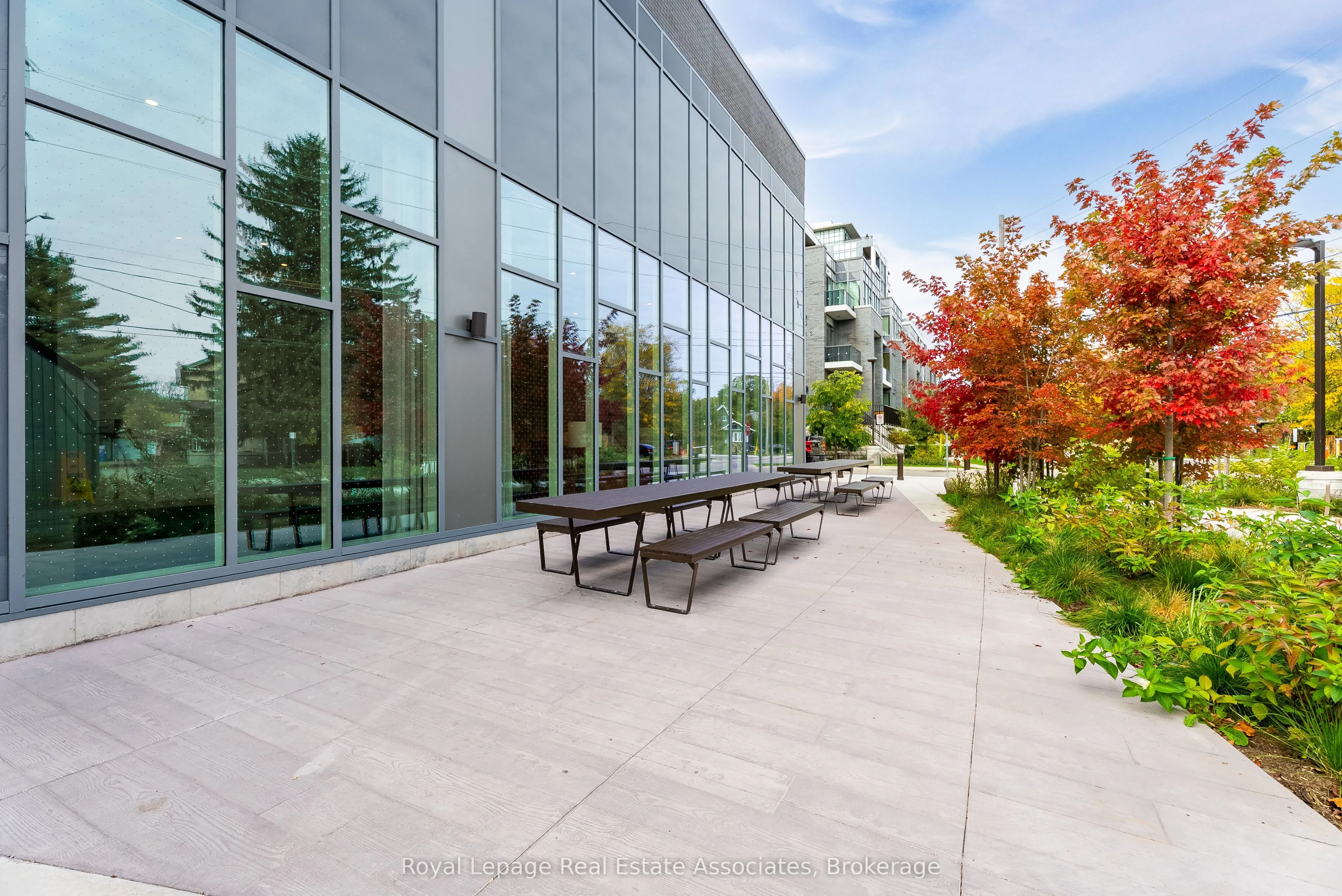 93 Arthur Street S, #1212