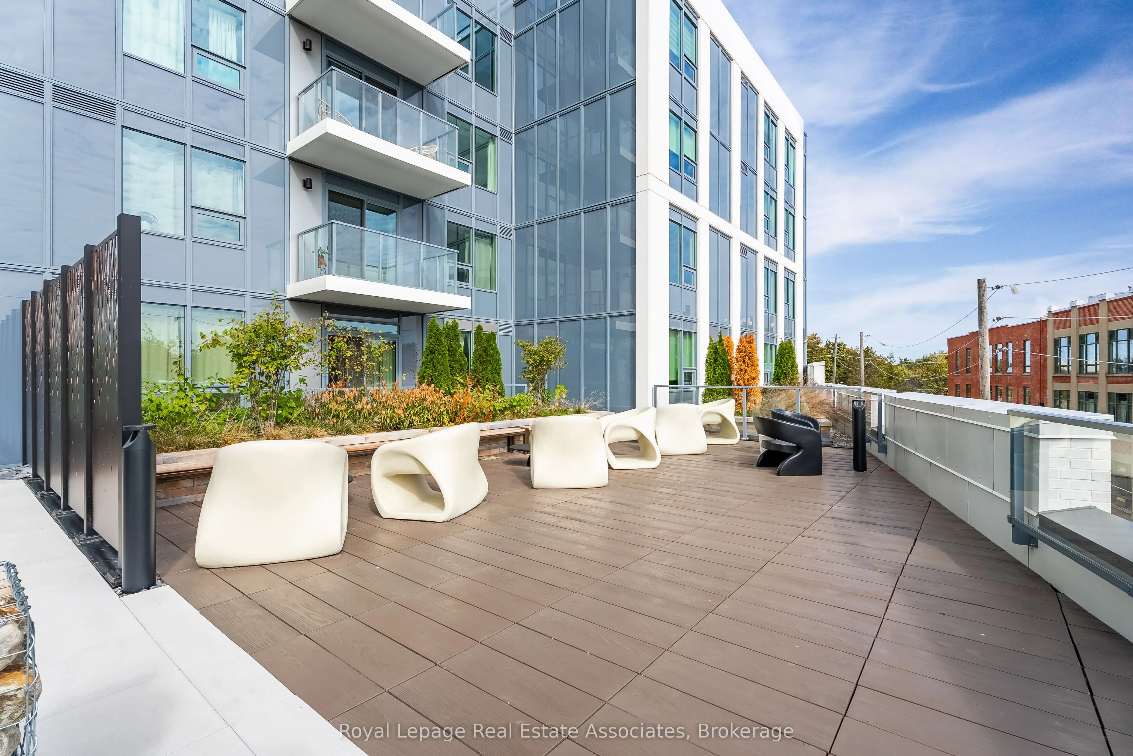 93 Arthur Street S, #1212