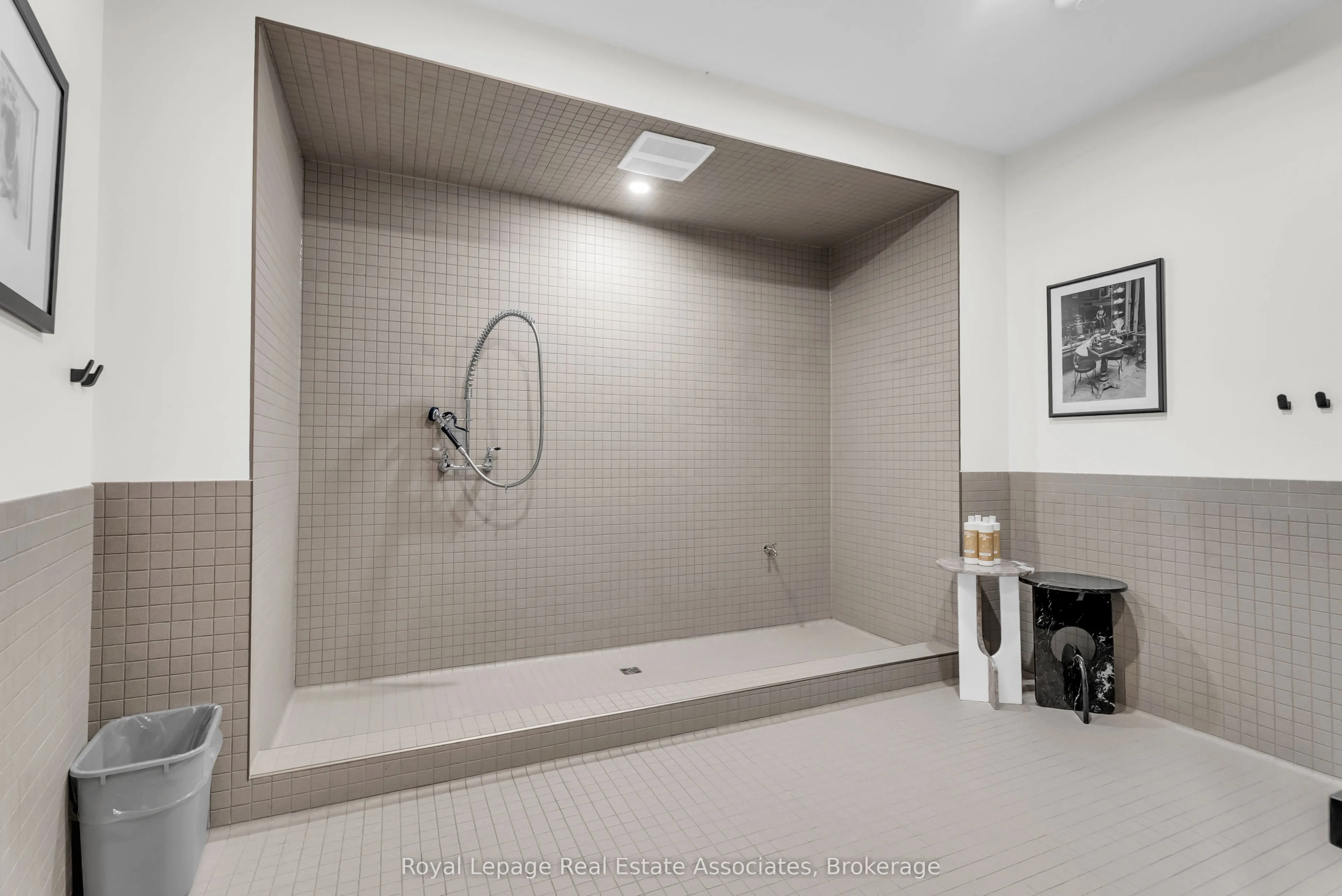 93 Arthur Street S, #1212