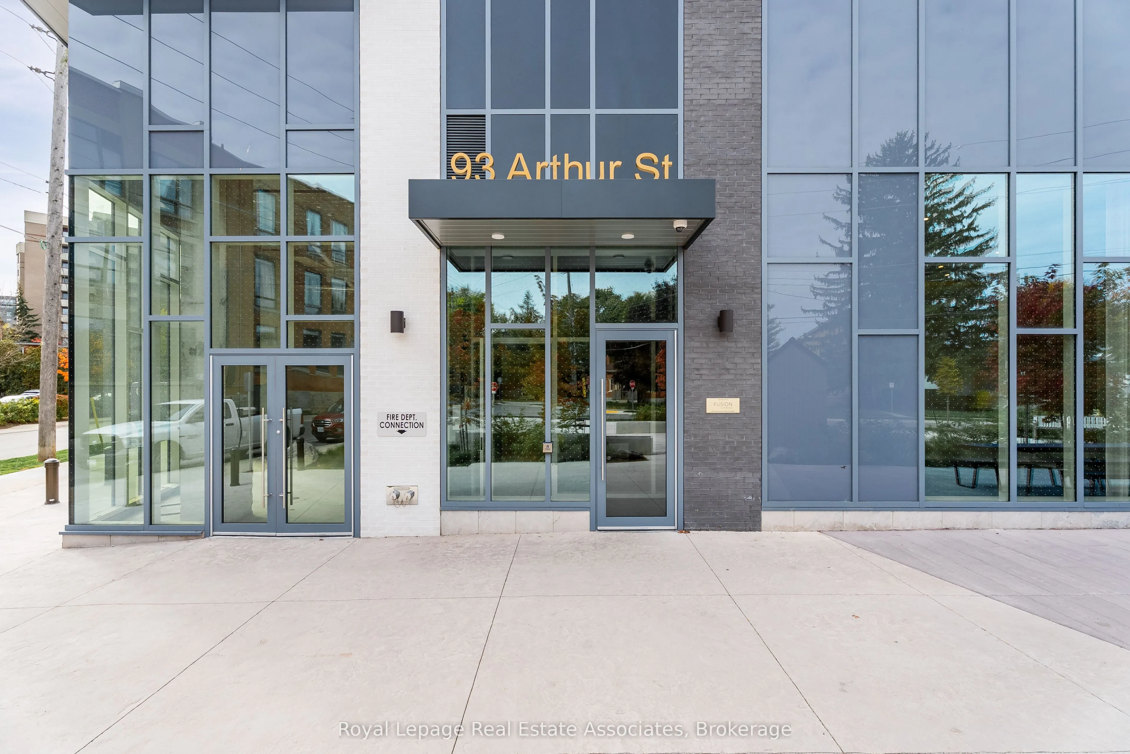 93 Arthur Street S, #1212