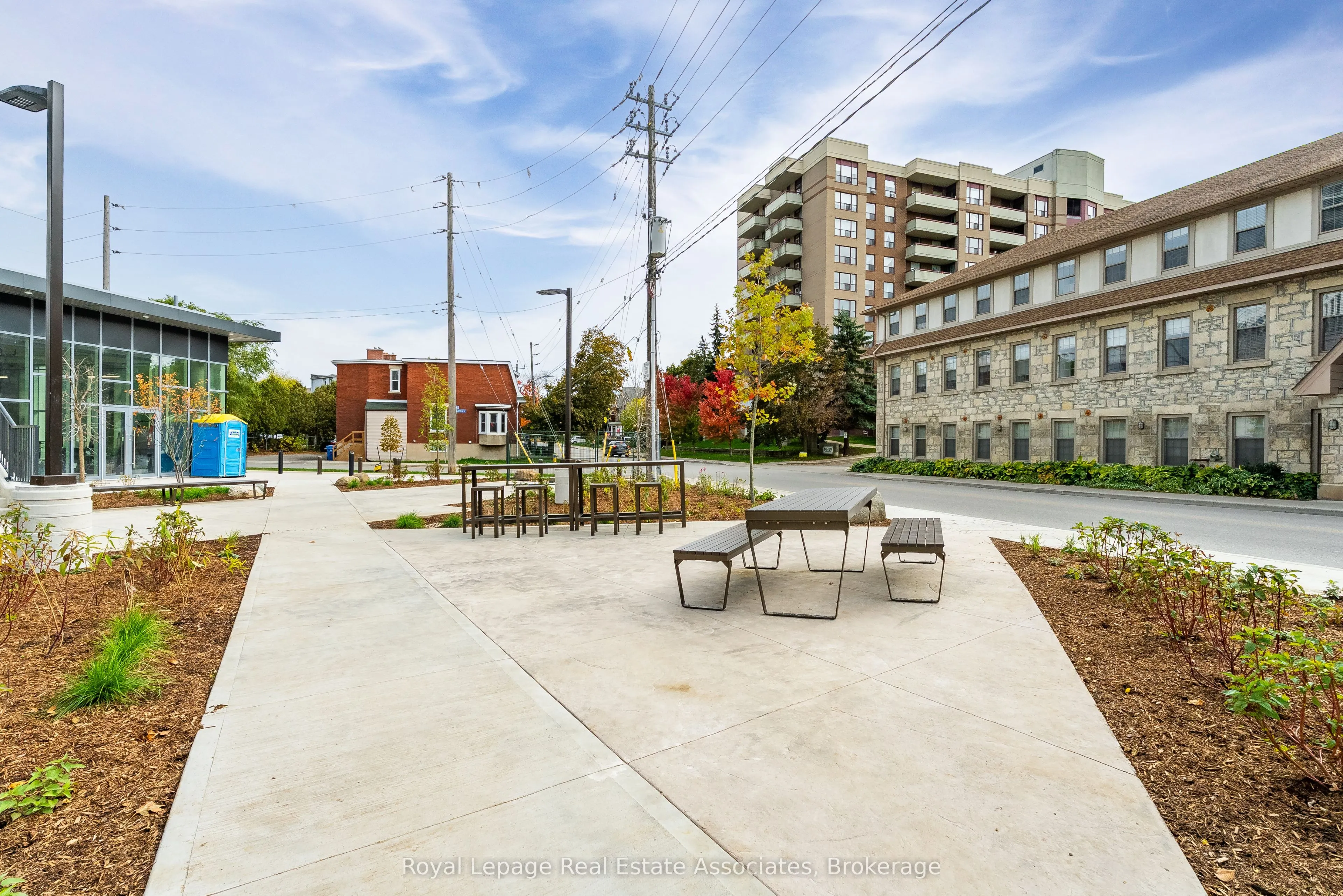 93 Arthur Street S, #1212