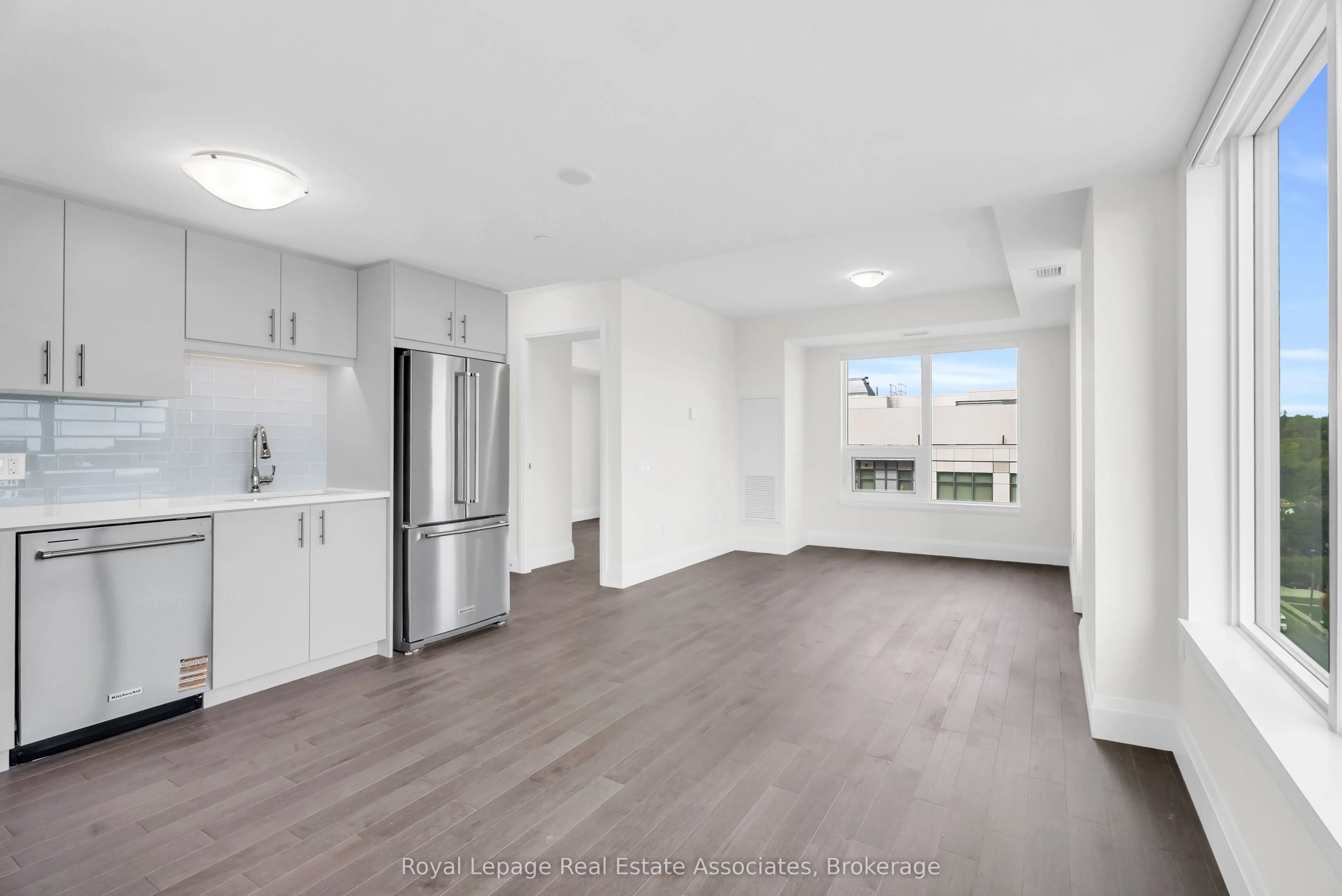 93 Arthur Street S, #1212