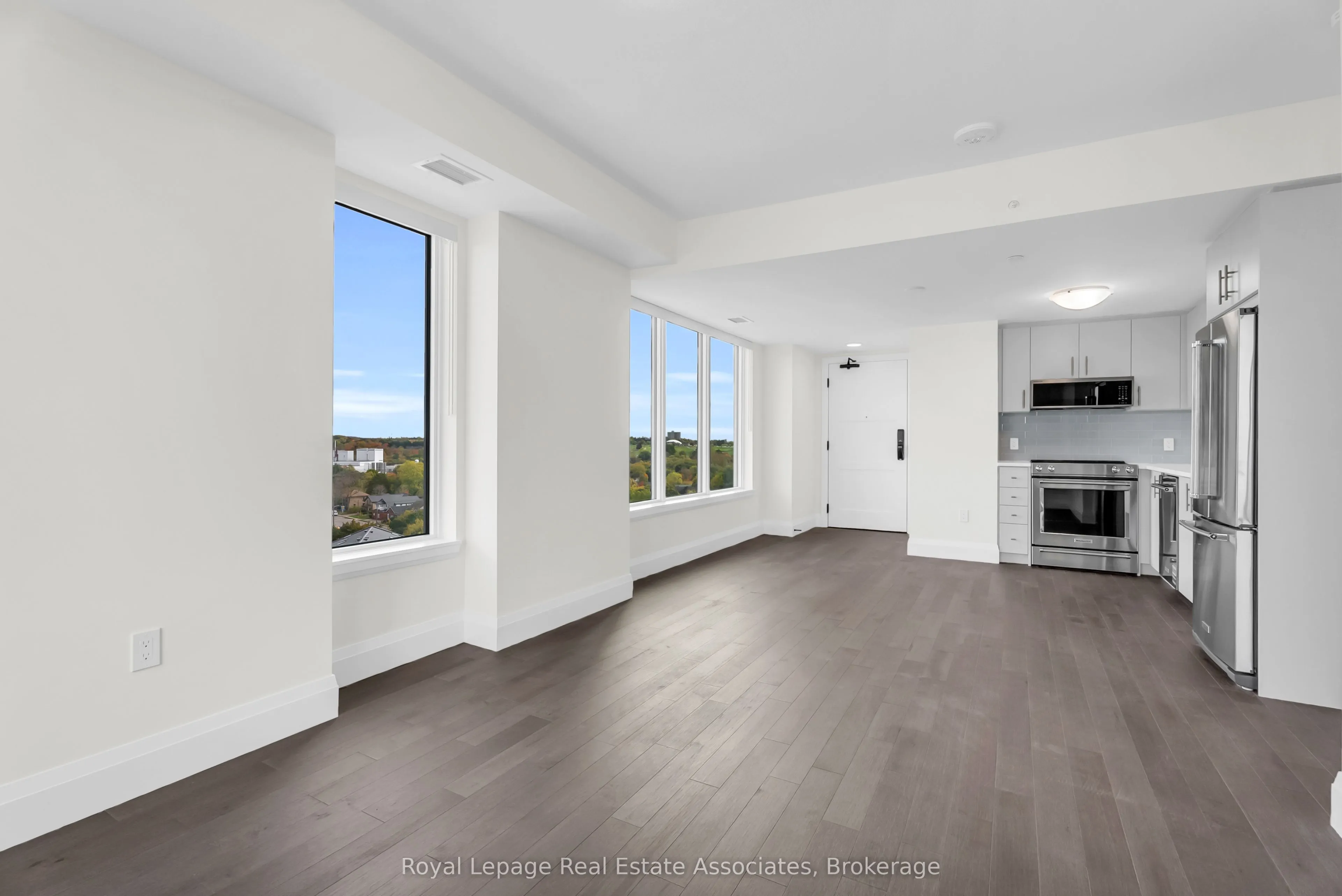 93 Arthur Street S, #1212