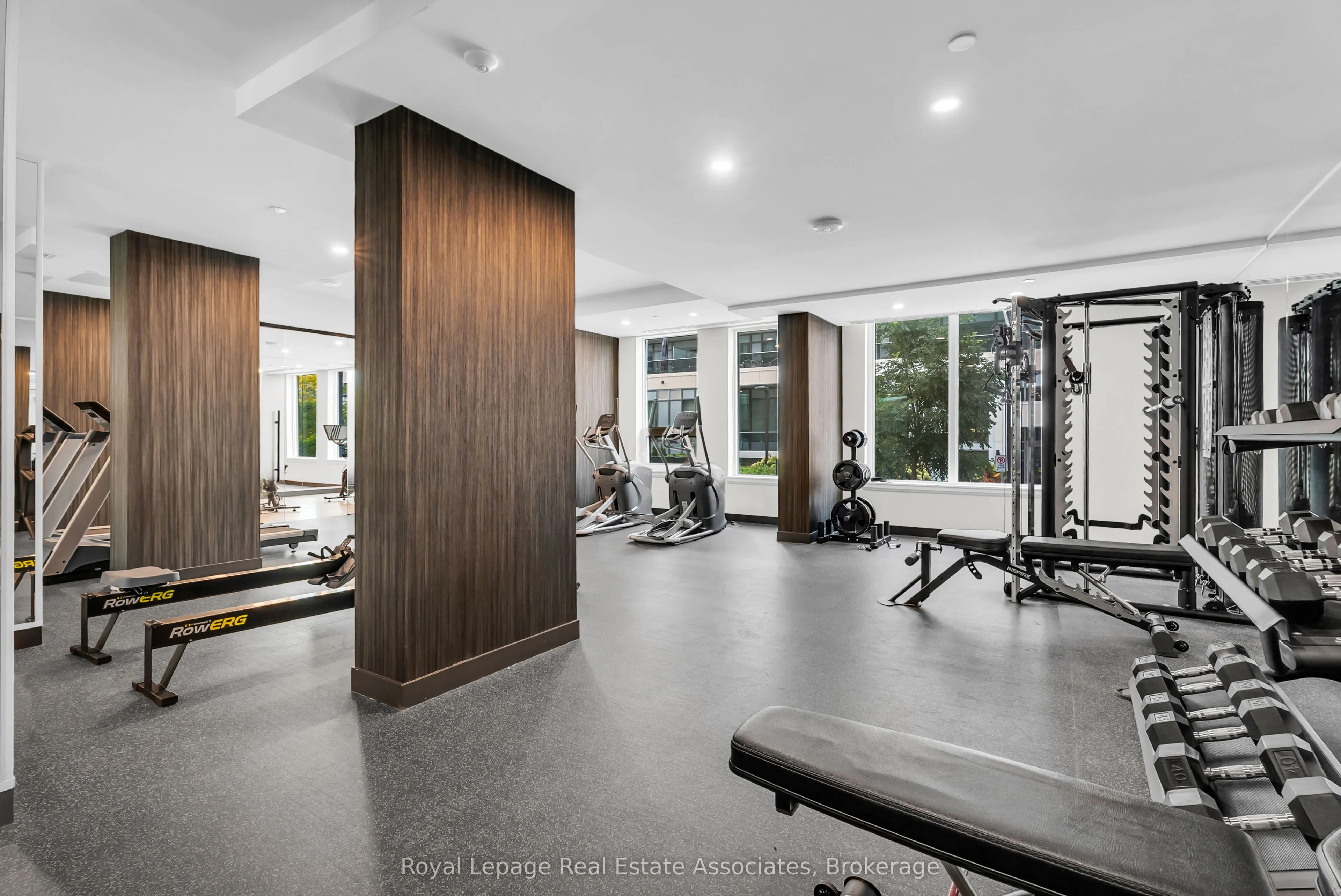 93 Arthur Street S, #1212