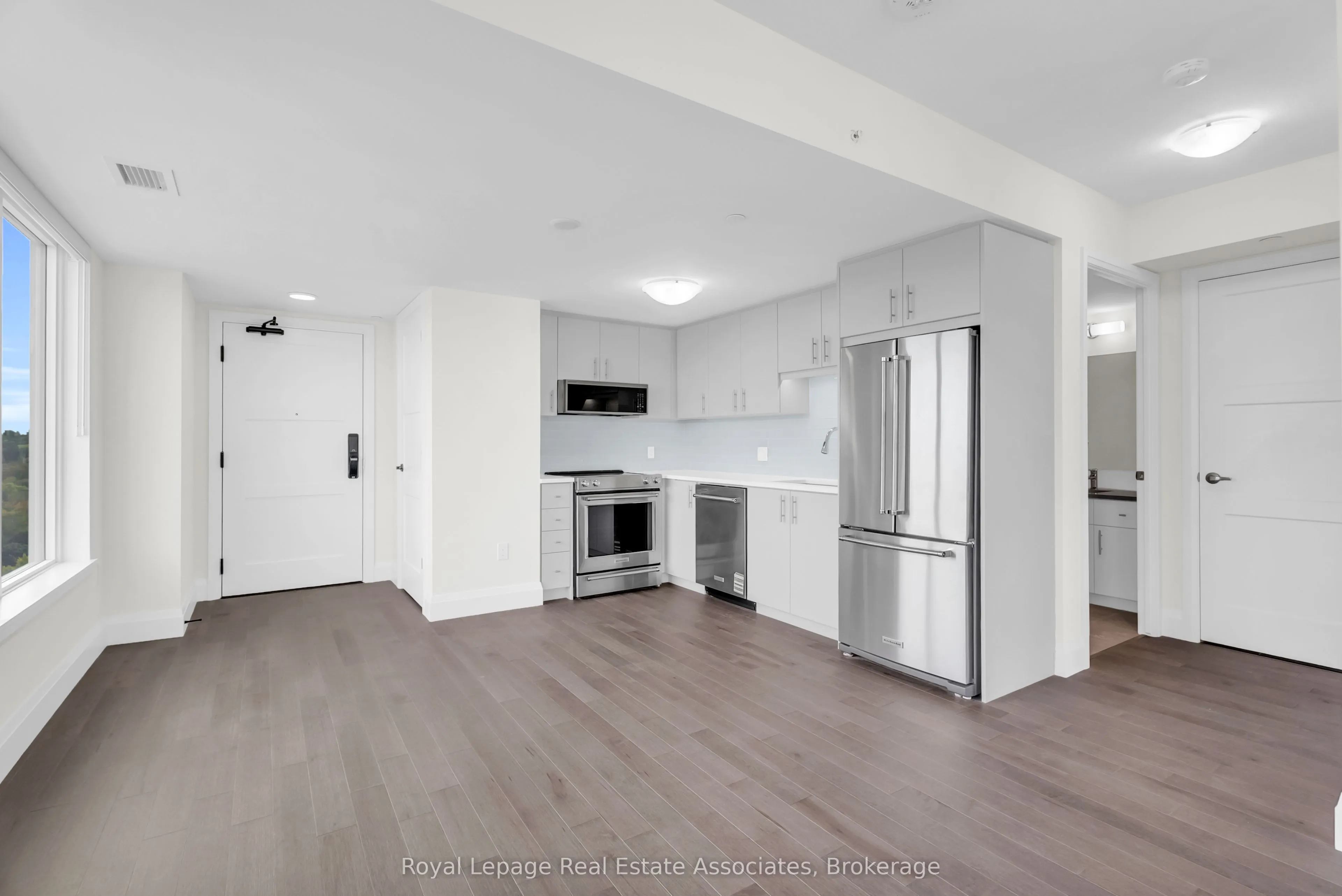 93 Arthur Street S, #1212