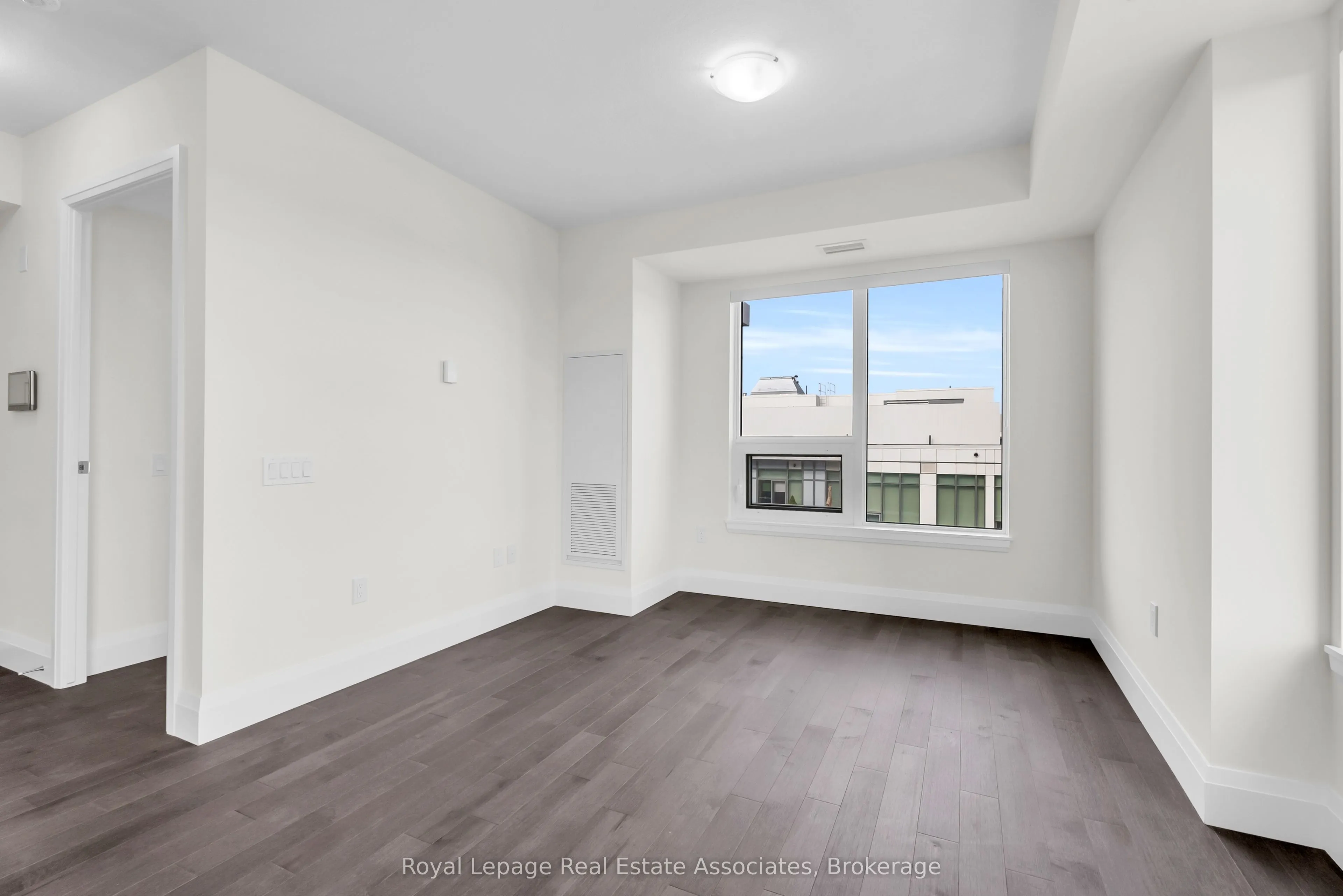 93 Arthur Street S, #1212