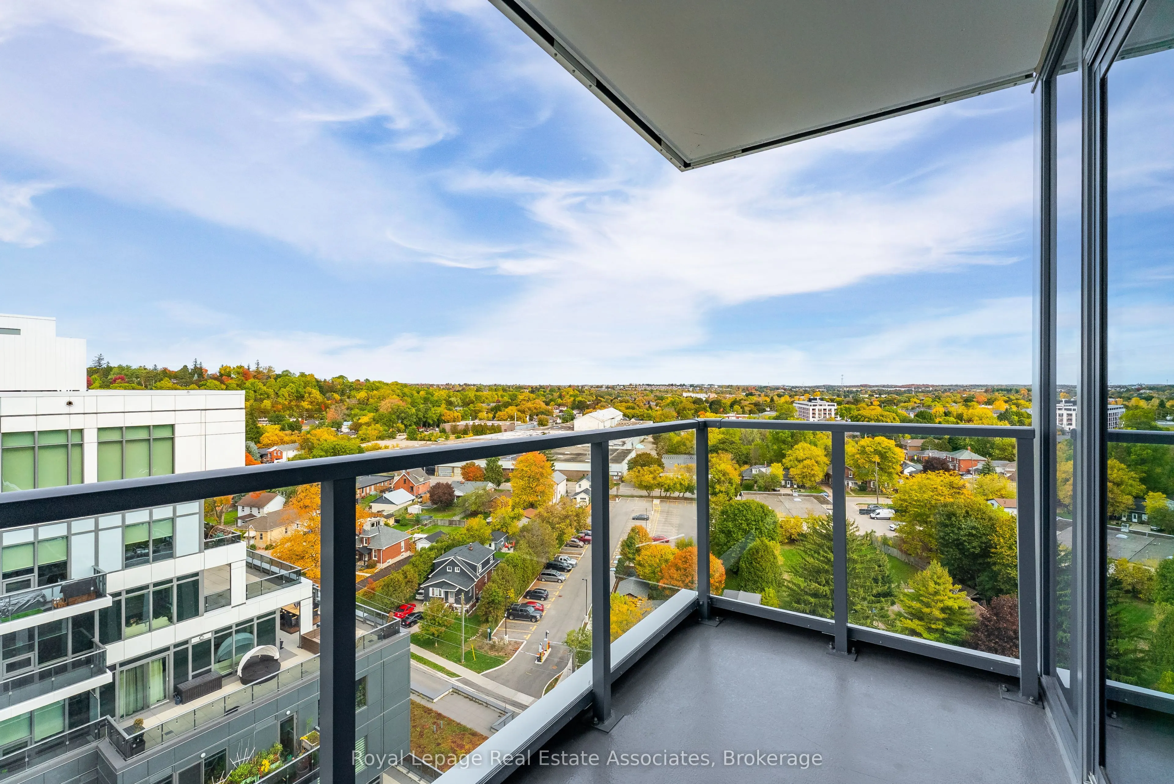 93 Arthur Street S, #1212