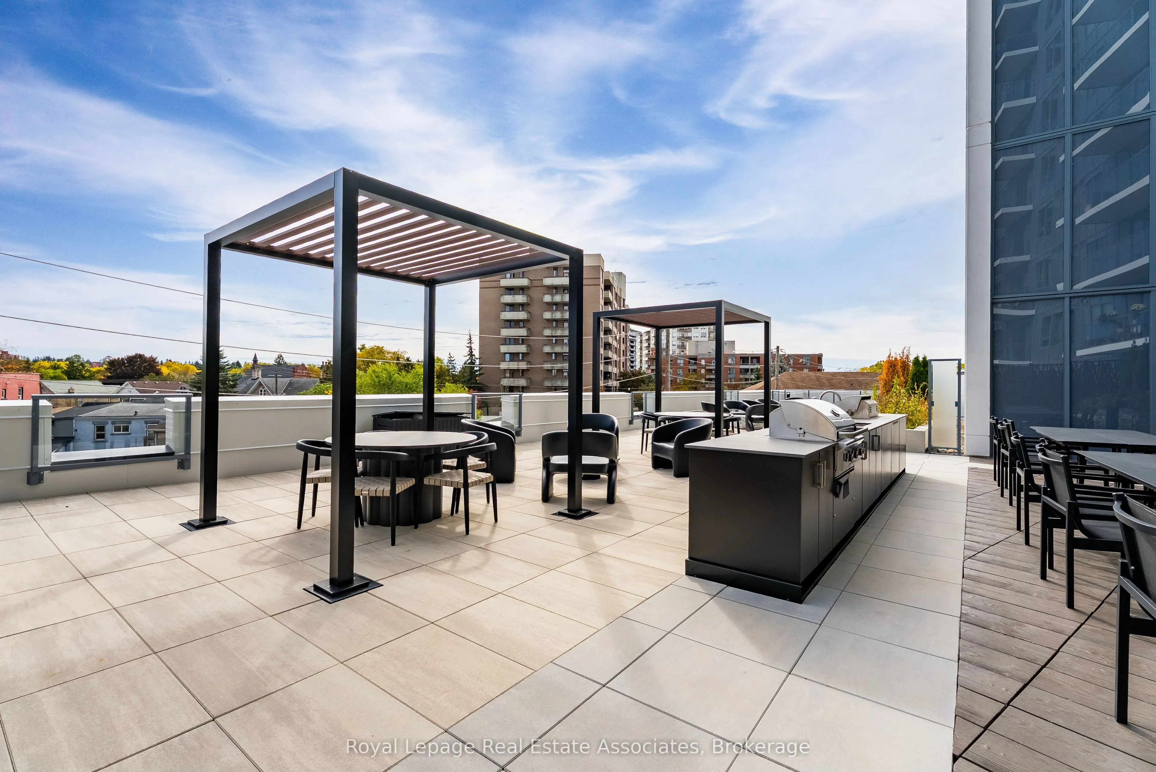 93 Arthur Street S, #1212