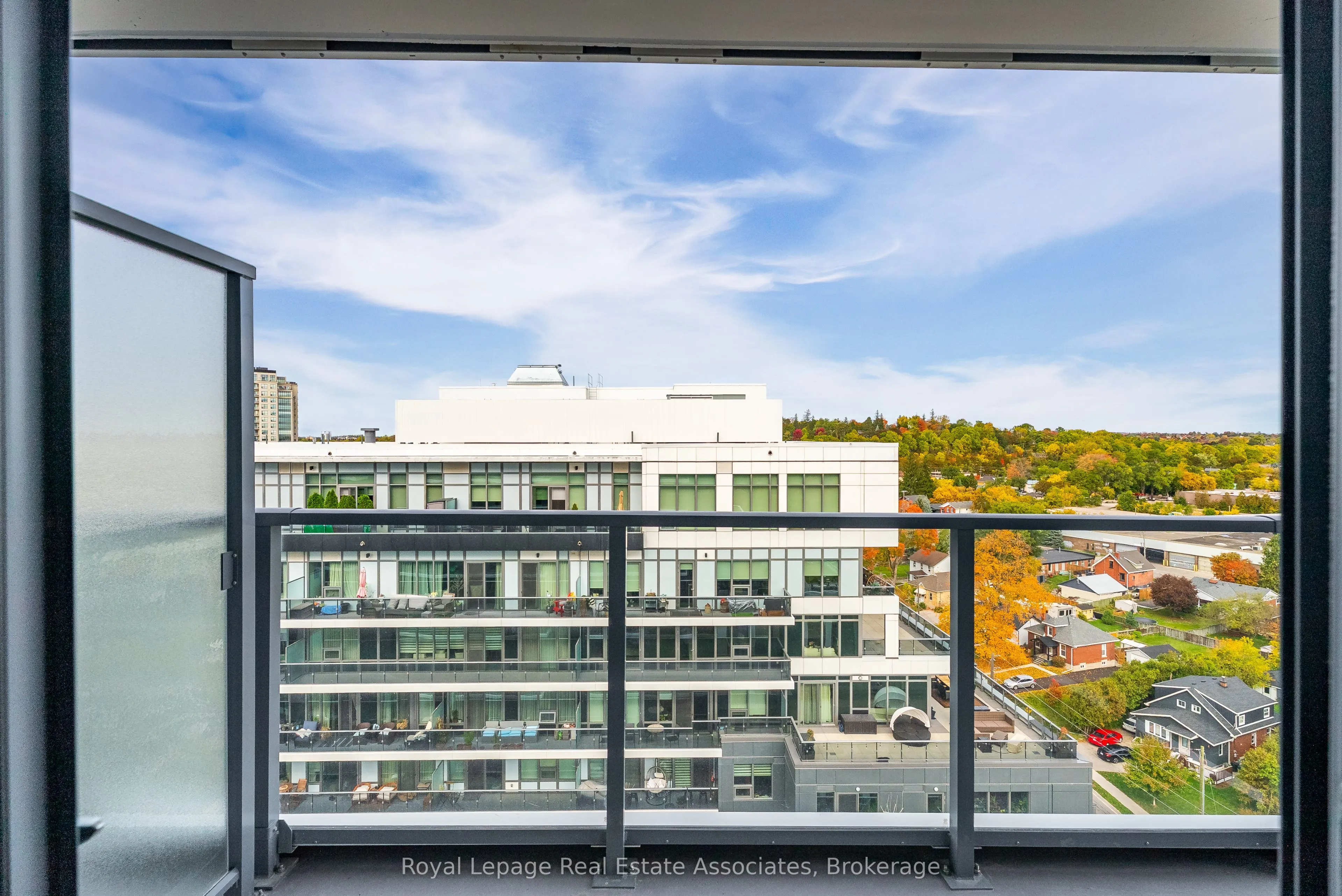 93 Arthur Street S, #1212