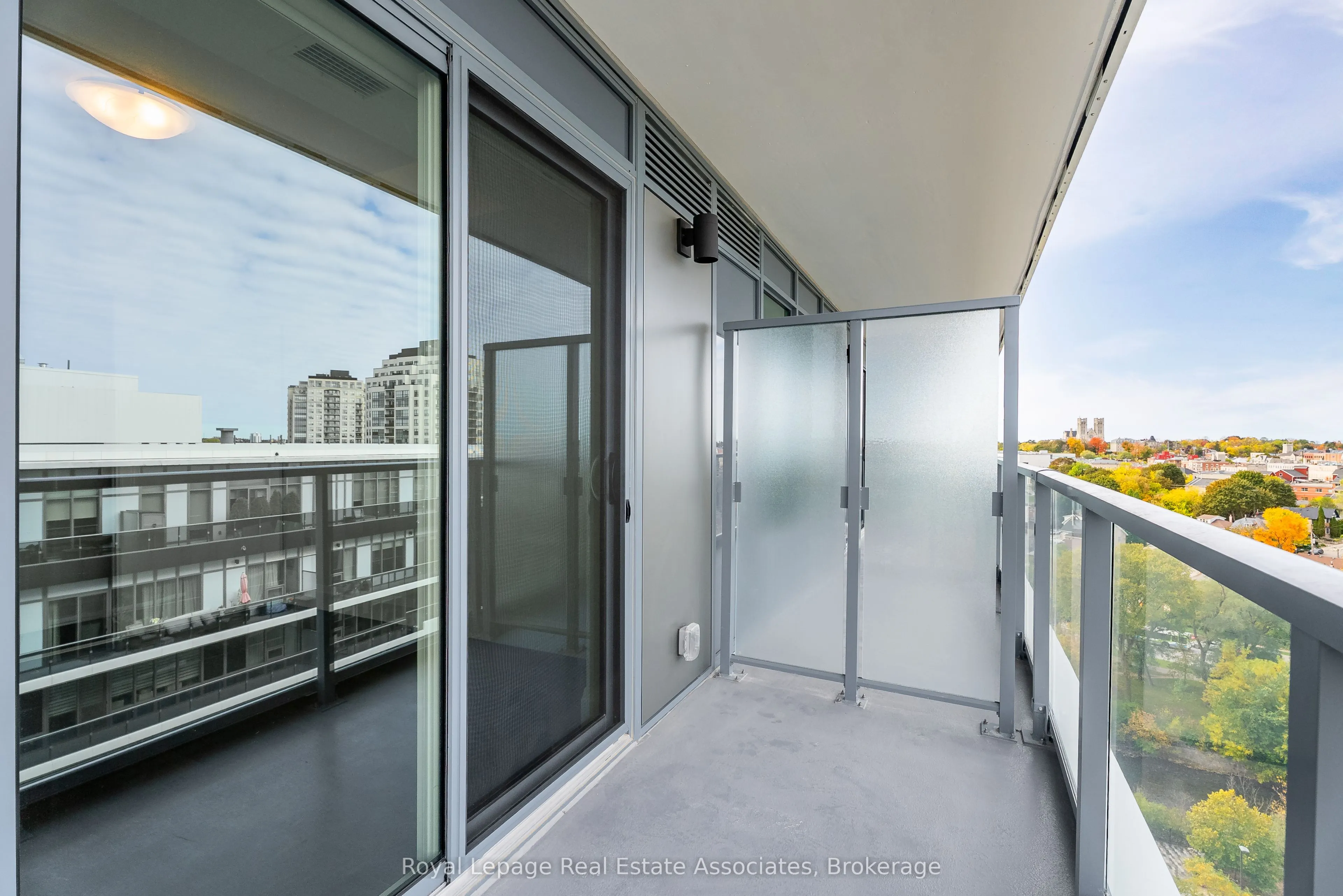 93 Arthur Street S, #1212