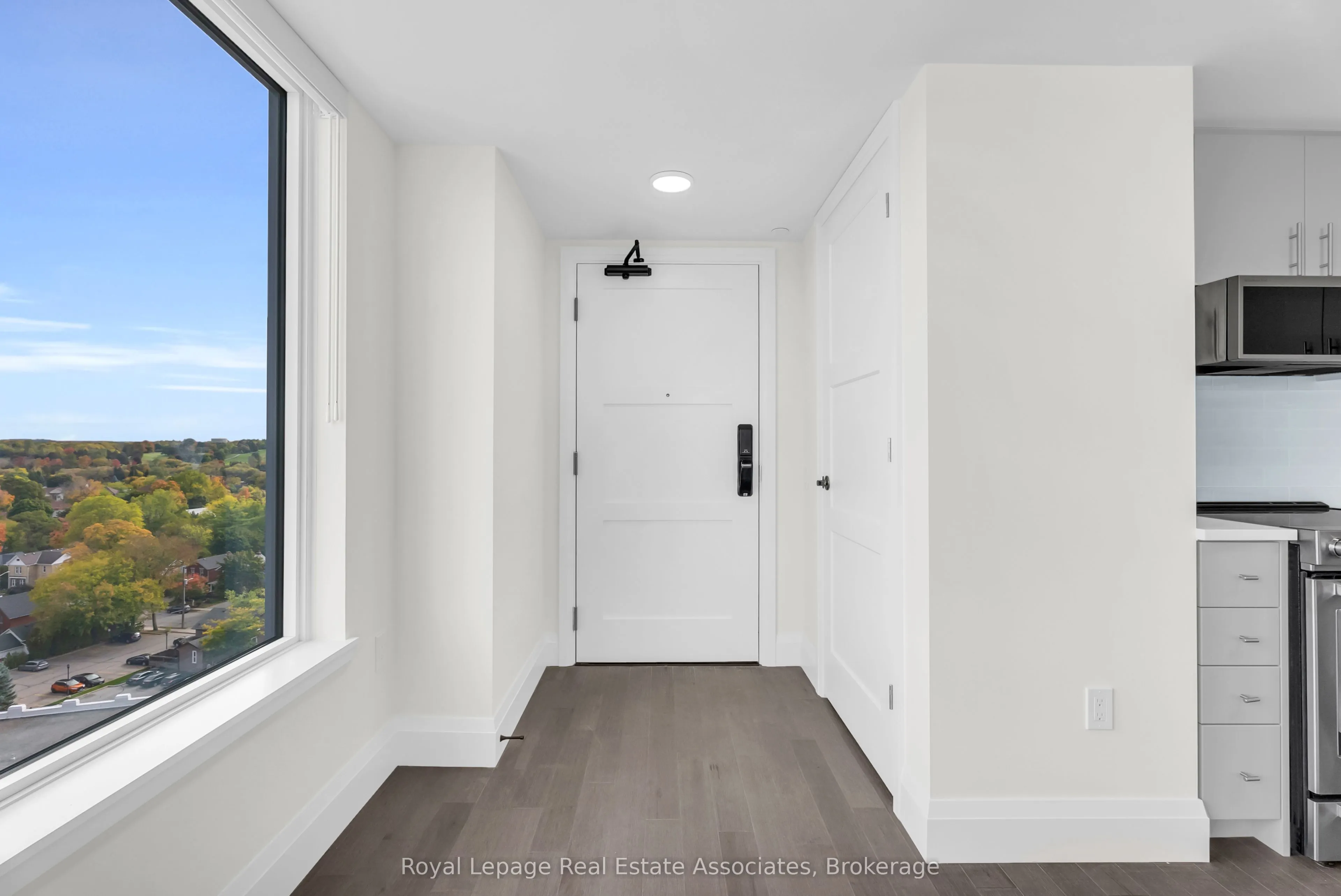 93 Arthur Street S, #1212