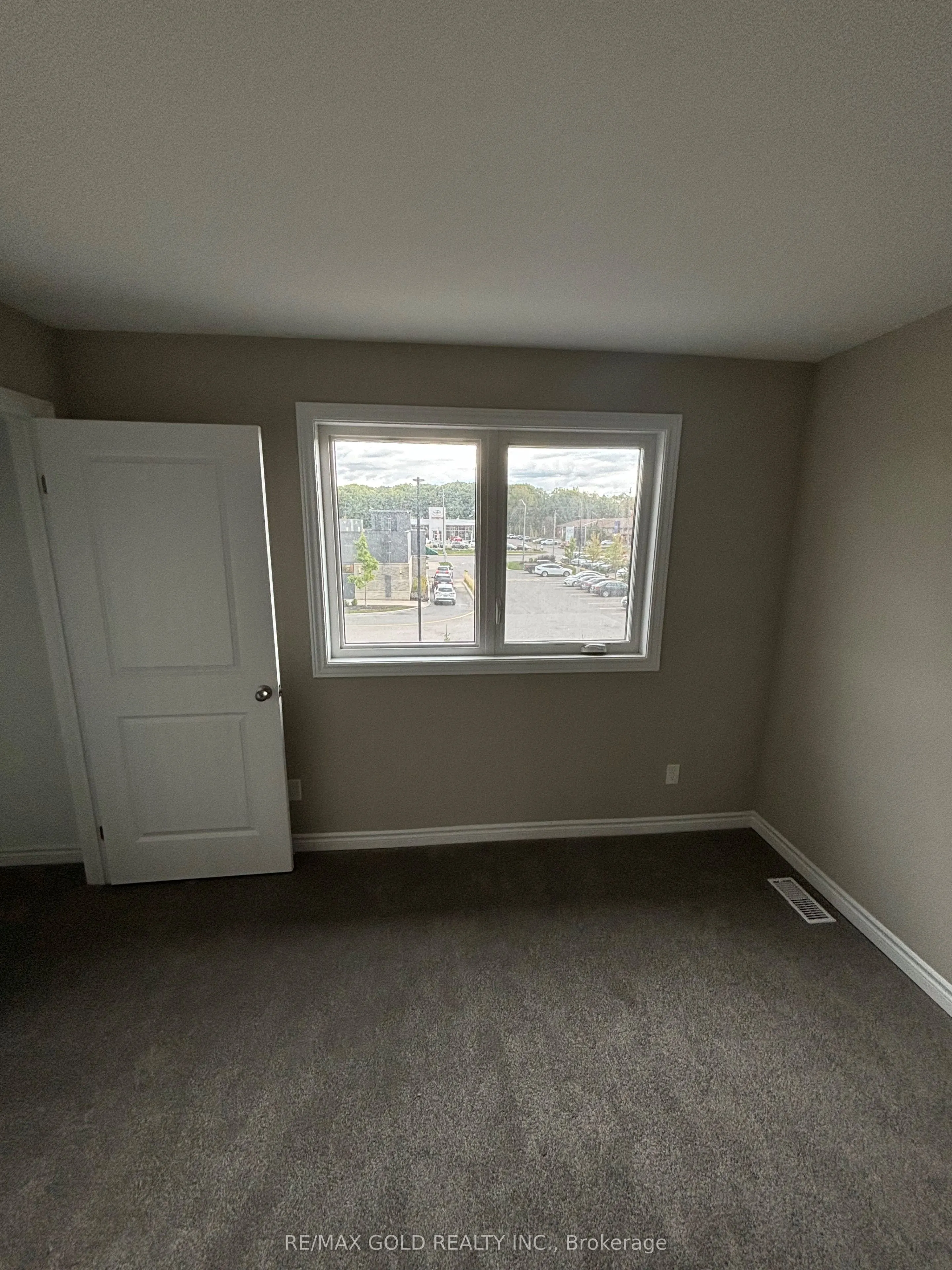 258 Wellandvale Drive