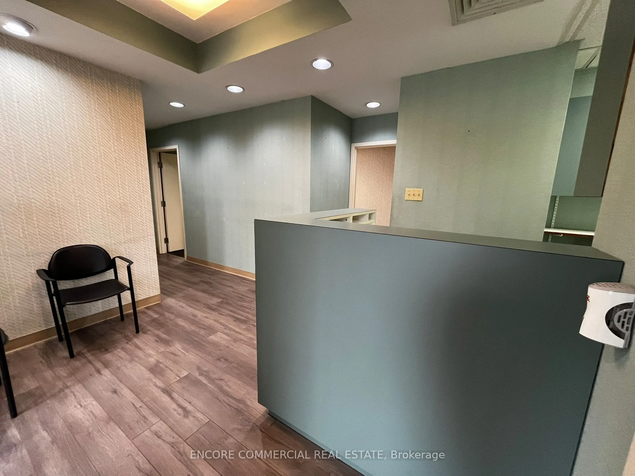 390 Mcarthur Avenue, #200 & 201