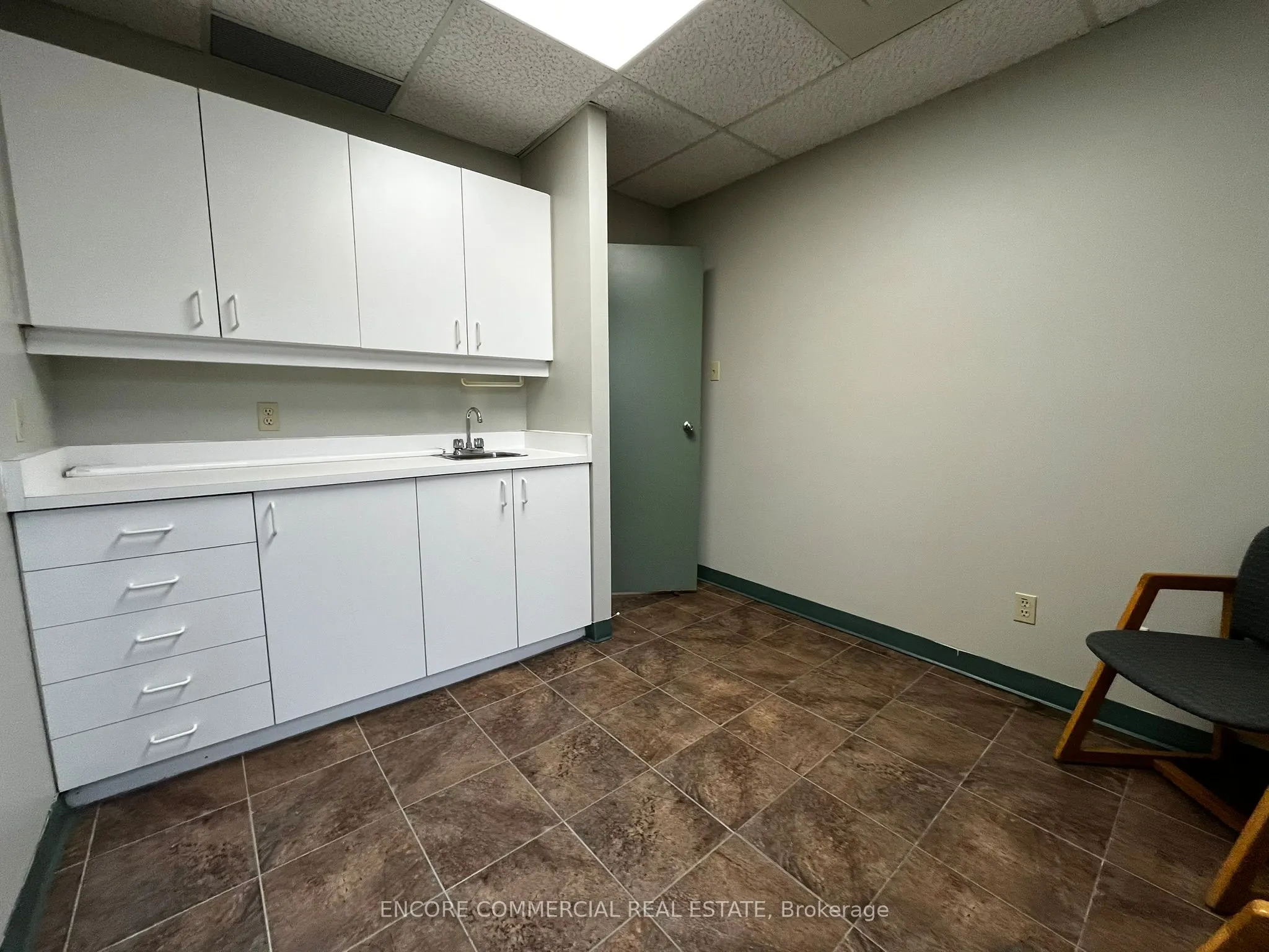 390 Mcarthur Avenue, #200 & 201